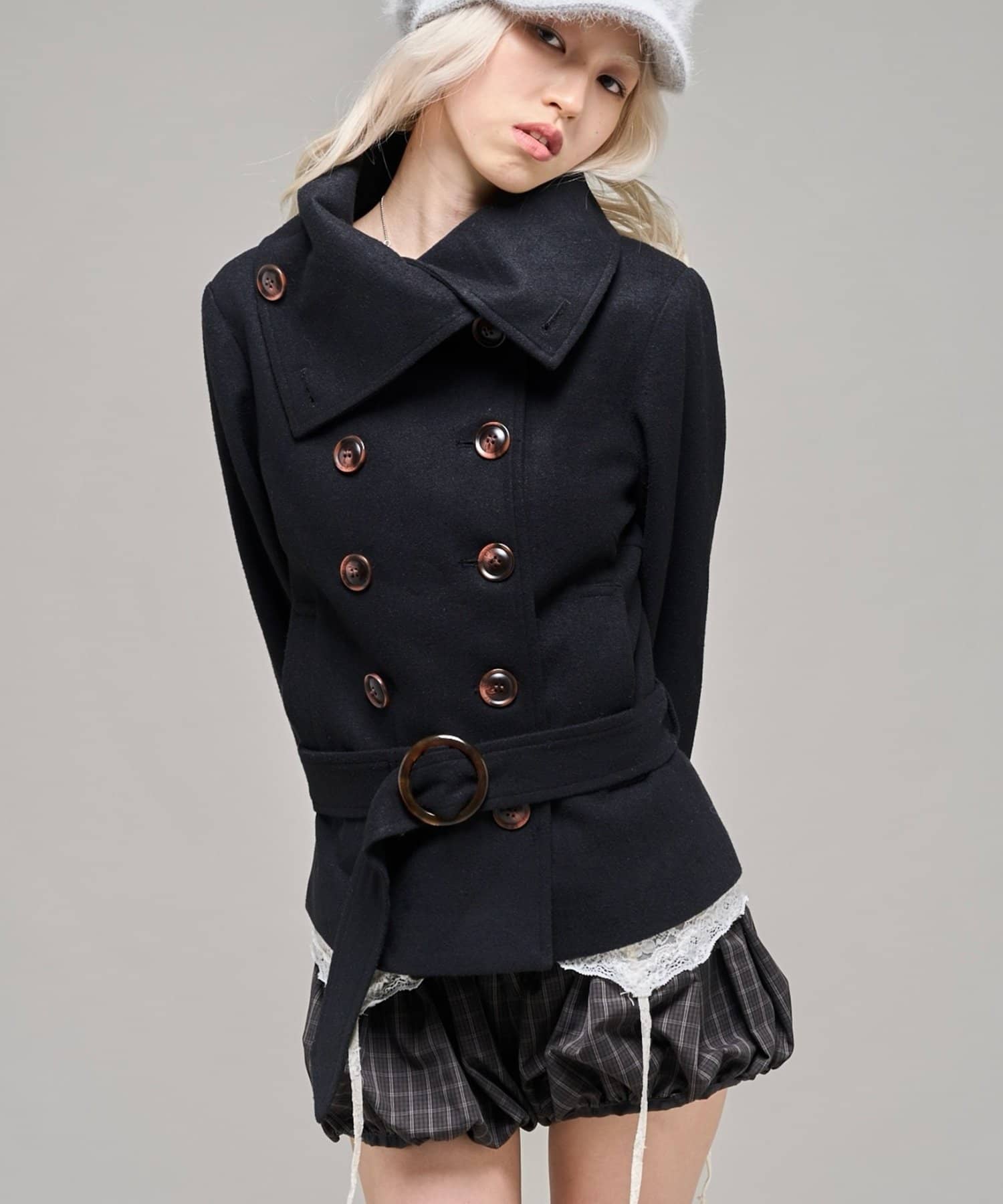 WHO’S WHO gallery(フーズフーギャラリー) 【26AW LOOK掲載品番】ワイドカラーベルテッドPコート