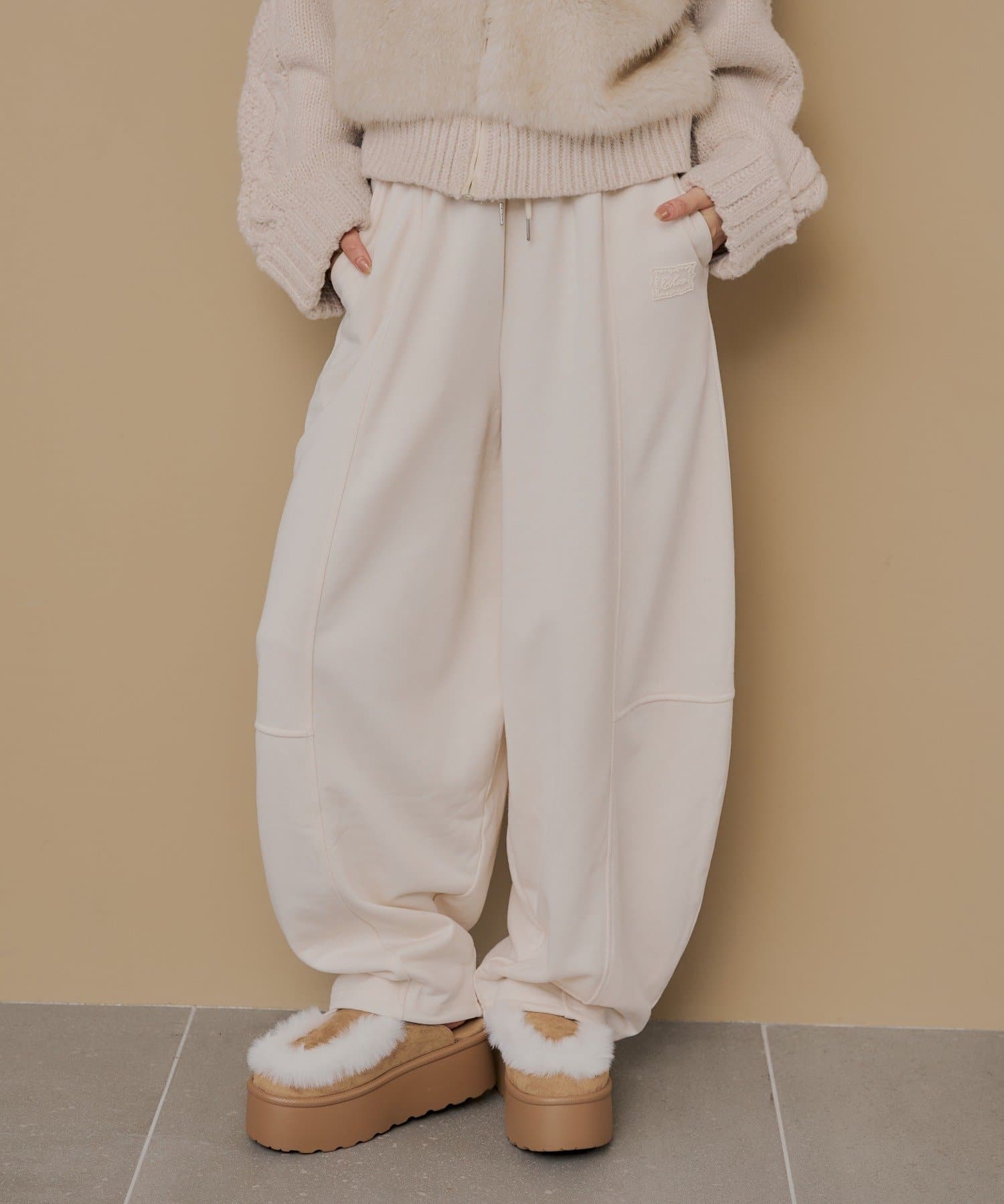 Chico(チコ) バレルレッグスウェットパンツ