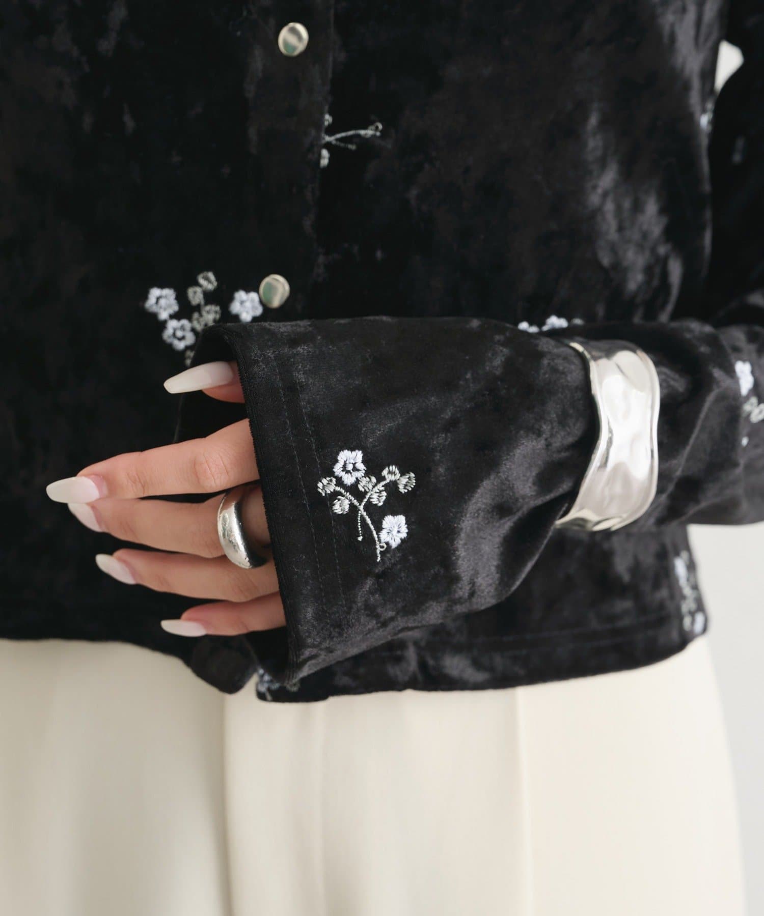 mystic(ミスティック) 【ベロア素材/刺繍がポイント】フラワーベロアカーディガン
