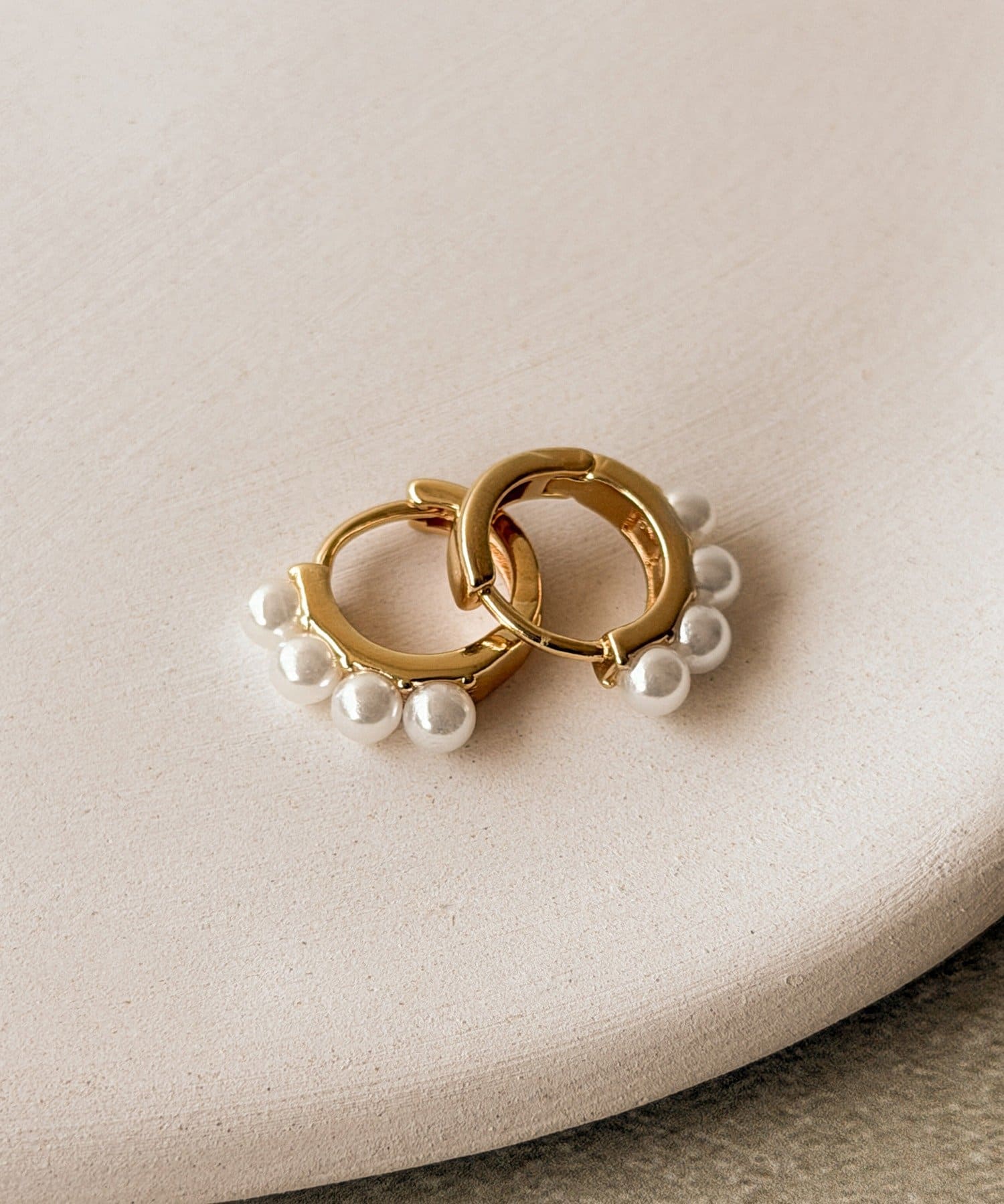 3COINS(スリーコインズ) ラインパールワンタッチピアス