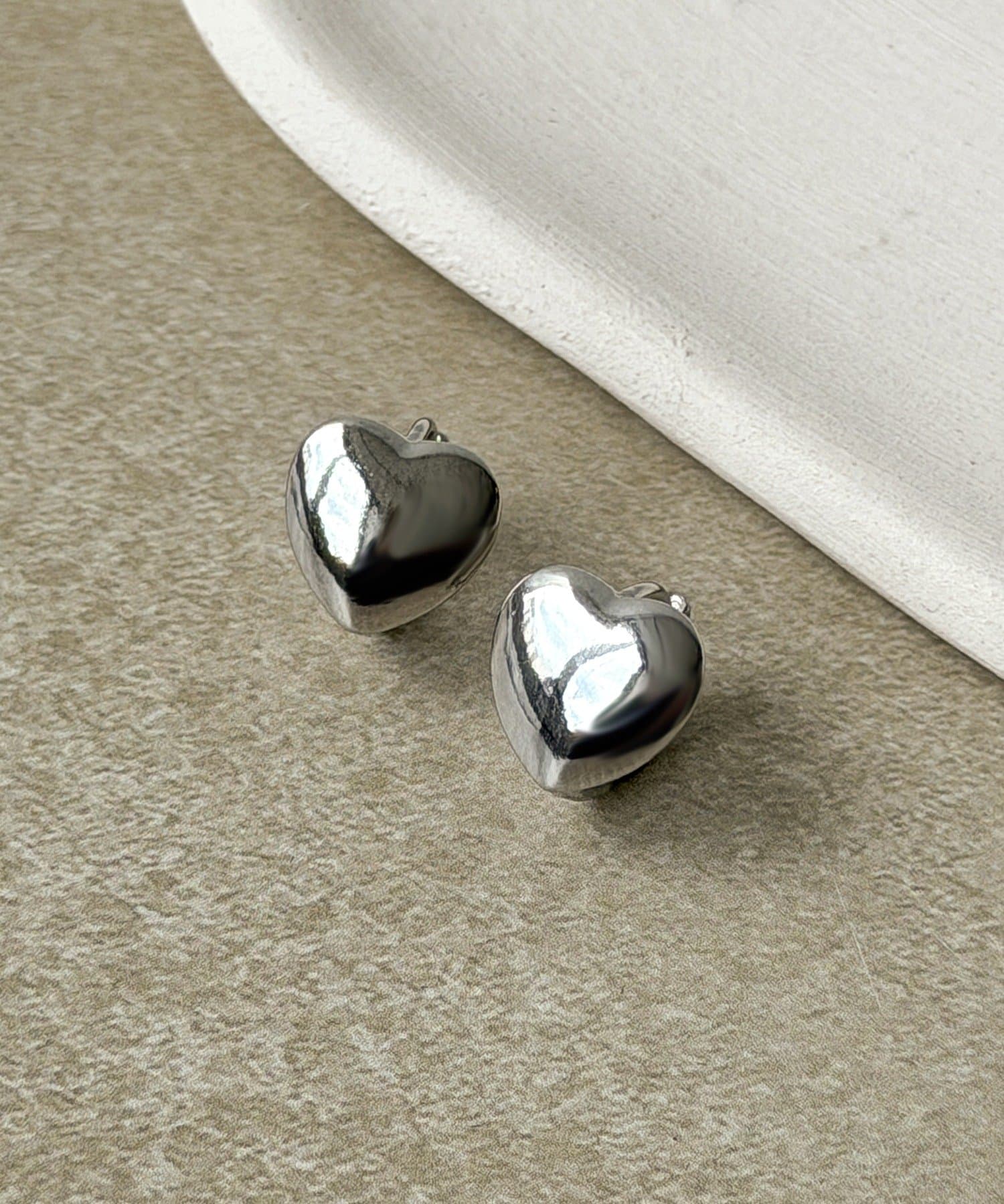 3COINS(スリーコインズ) ハートフープワンタッチピアス