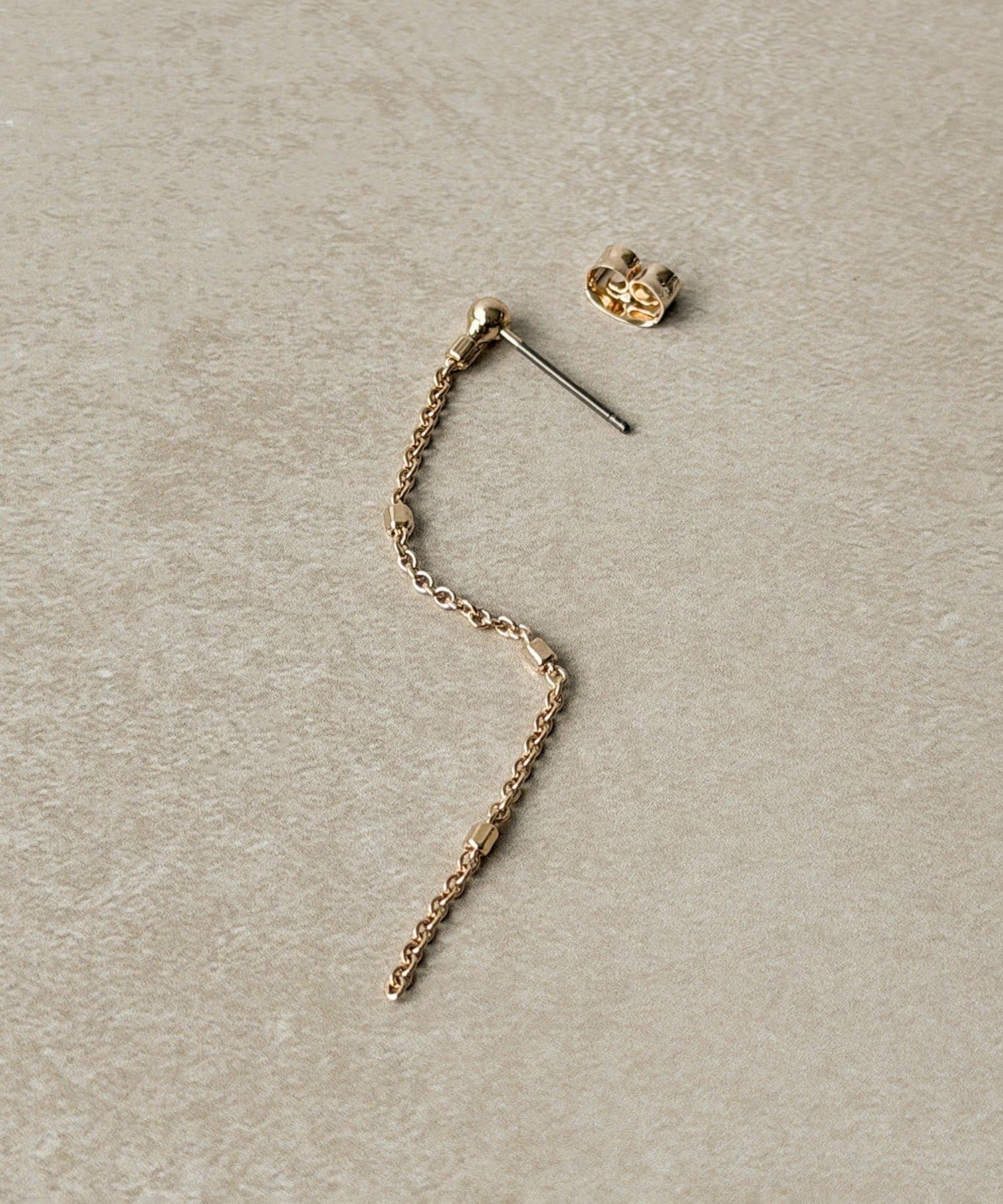 3COINS(スリーコインズ) 丸玉ロングチェーンピアス