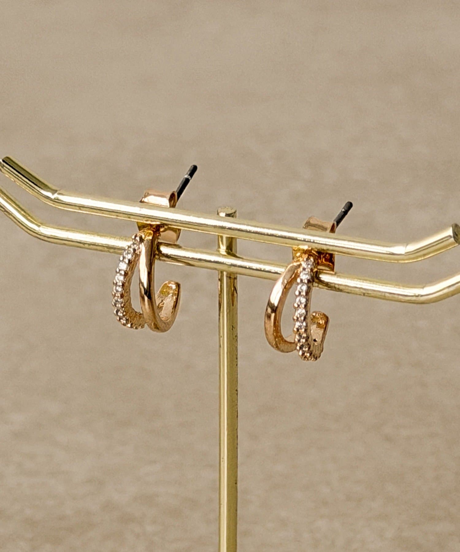 3COINS(スリーコインズ) 2連ビジューフープピアス