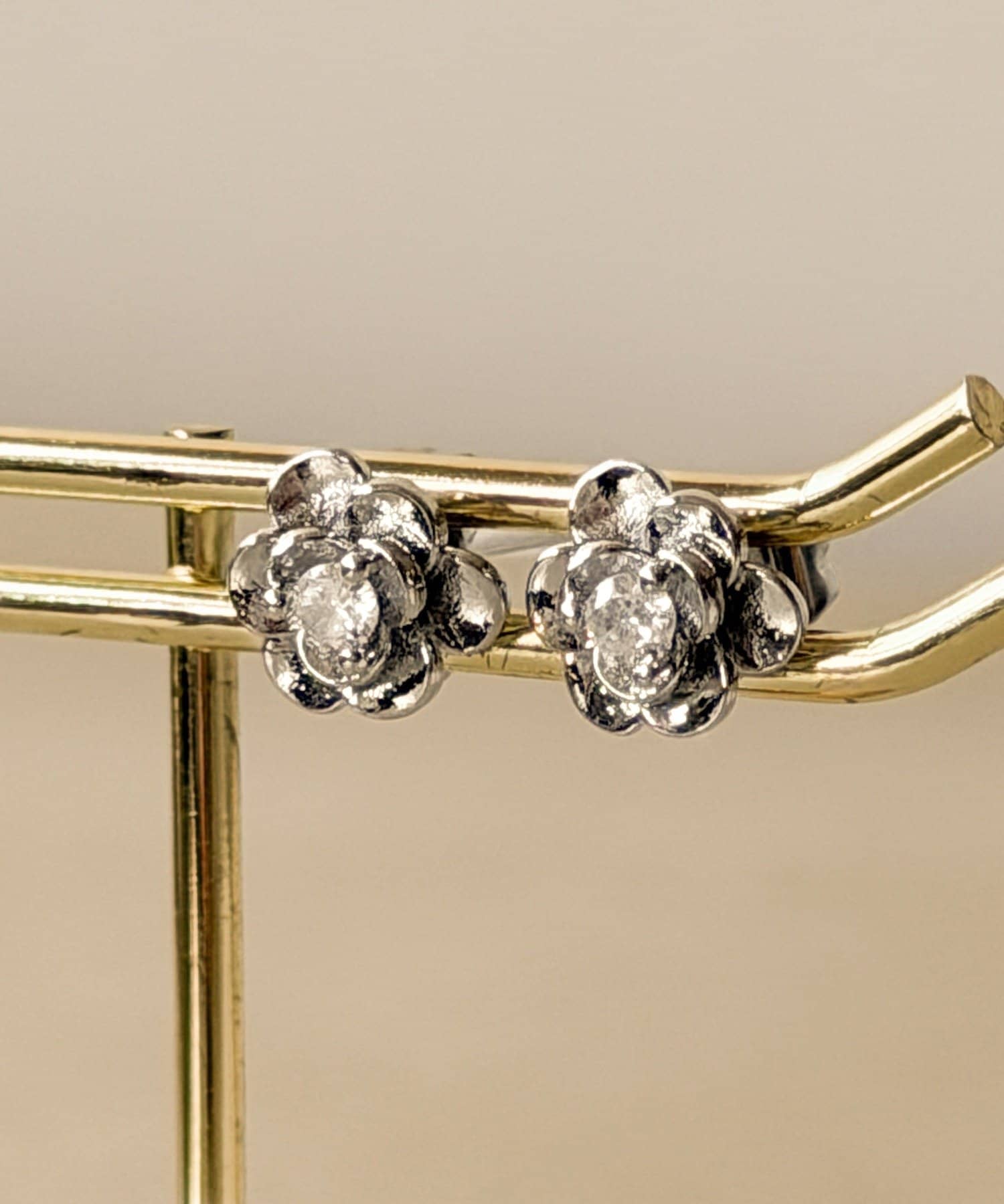 紫陽花の花、沈丁花の花、パール1粒、ピアス　3点（3ペア）　新品 一粒石お花ピアス | 3COINS(スリーコインズ)レディース | PAL CLOSET