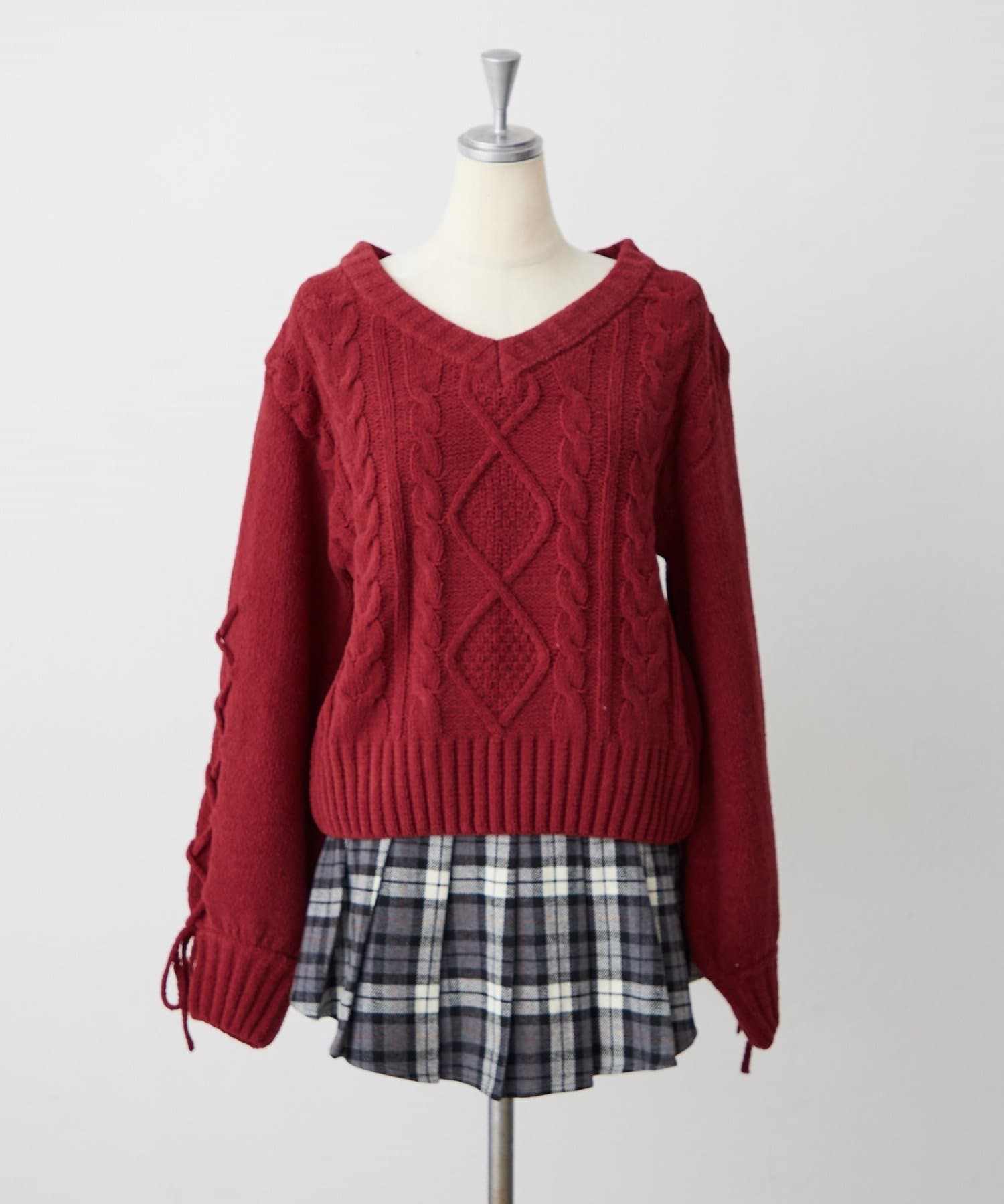 NICE CLAUP / OLIVE des OLIVE OUTLET(ナイスクラップ  / オリーブ デ オリーブ アウトレット) 【continuer】 袖レースアップモールニット