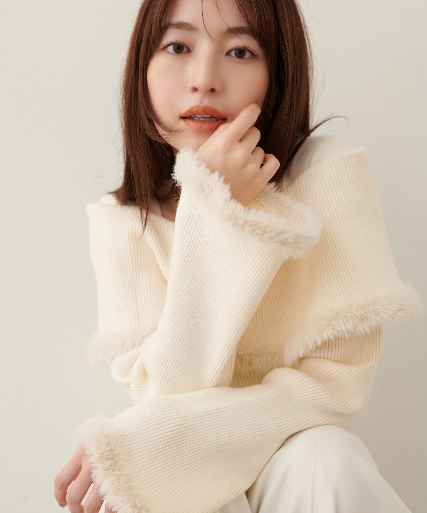 natural couture(ナチュラルクチュール) ふわふわファーオフショル風ニット