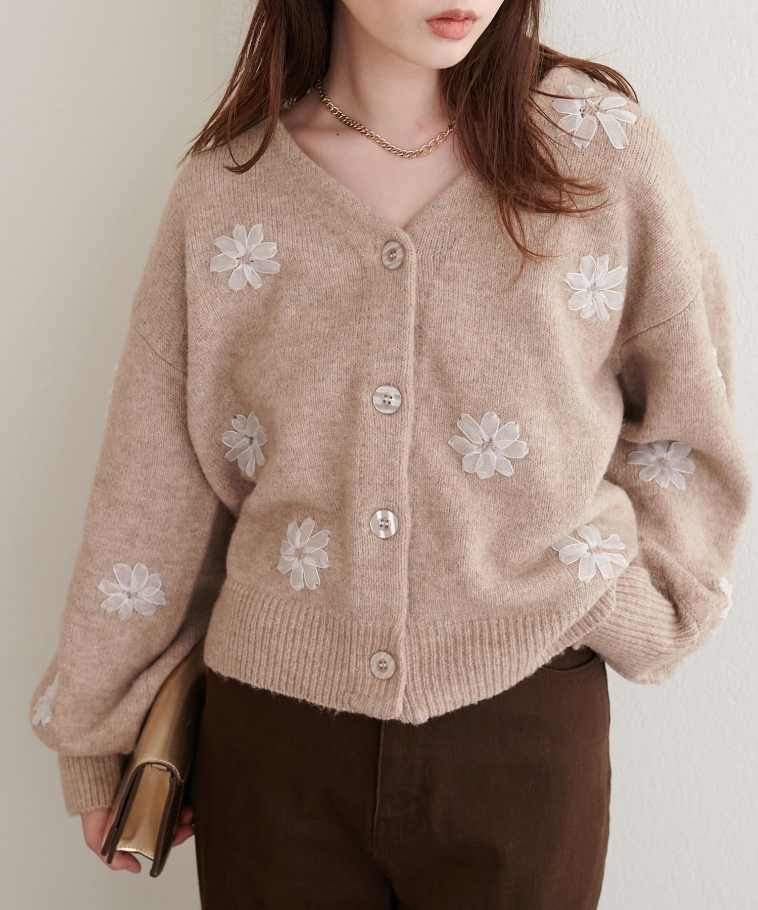 natural couture(ナチュラルクチュール) 前後２WAYオーガンジーフラワー刺繍ニット