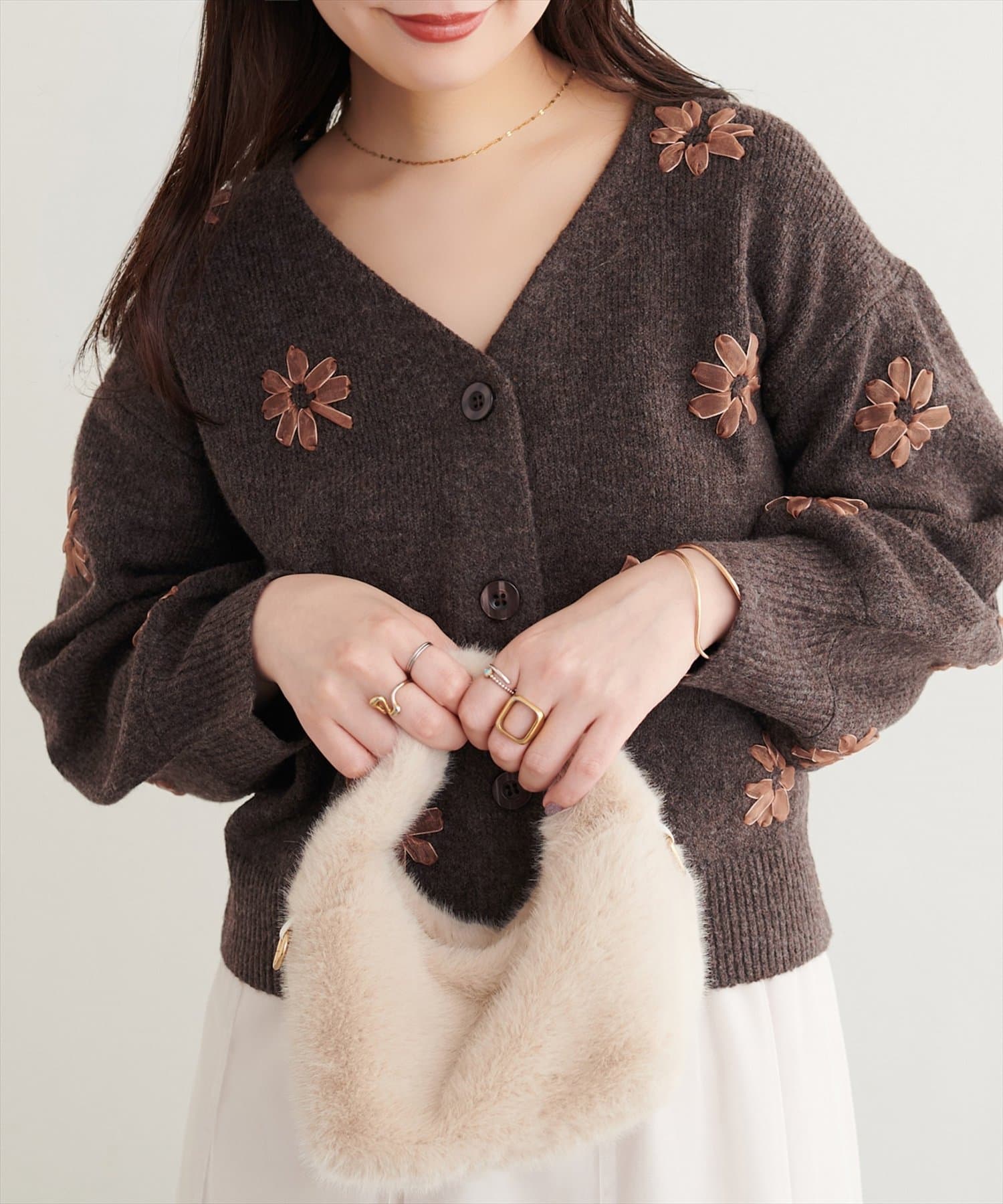 natural couture(ナチュラルクチュール) 前後２WAYオーガンジーフラワー刺繍ニット