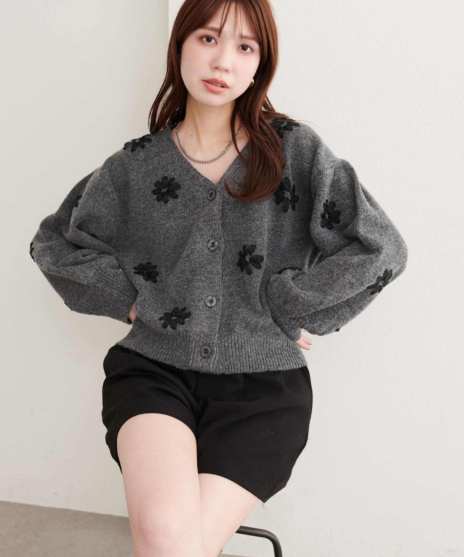 natural couture(ナチュラルクチュール) 前後２WAYオーガンジーフラワー刺繍ニット