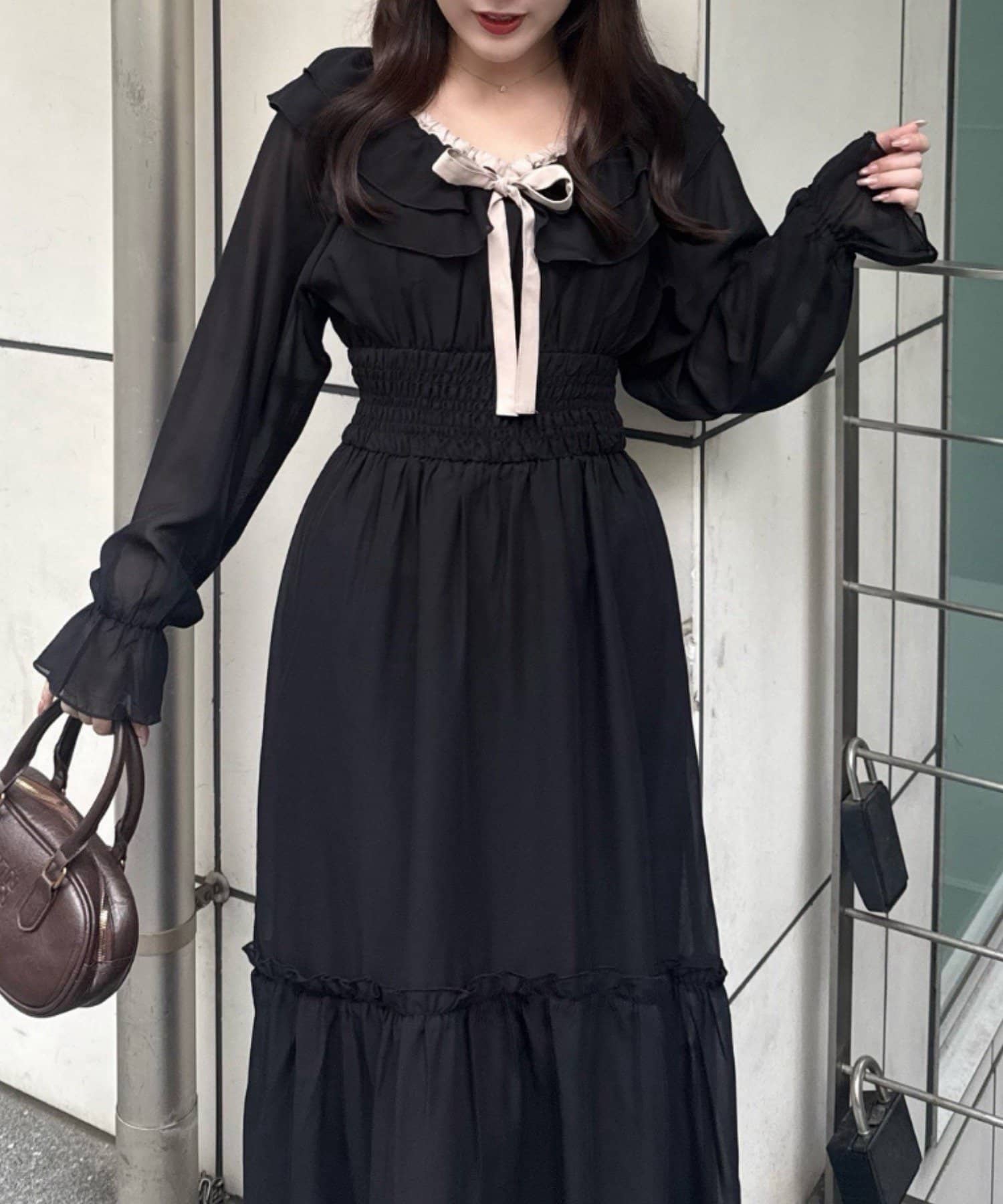 NICE CLAUP / OLIVE des OLIVE OUTLET(ナイスクラップ  / オリーブ デ オリーブ アウトレット) 【continuer】1枚で特別感を纏うフリル衿ロングワンピース