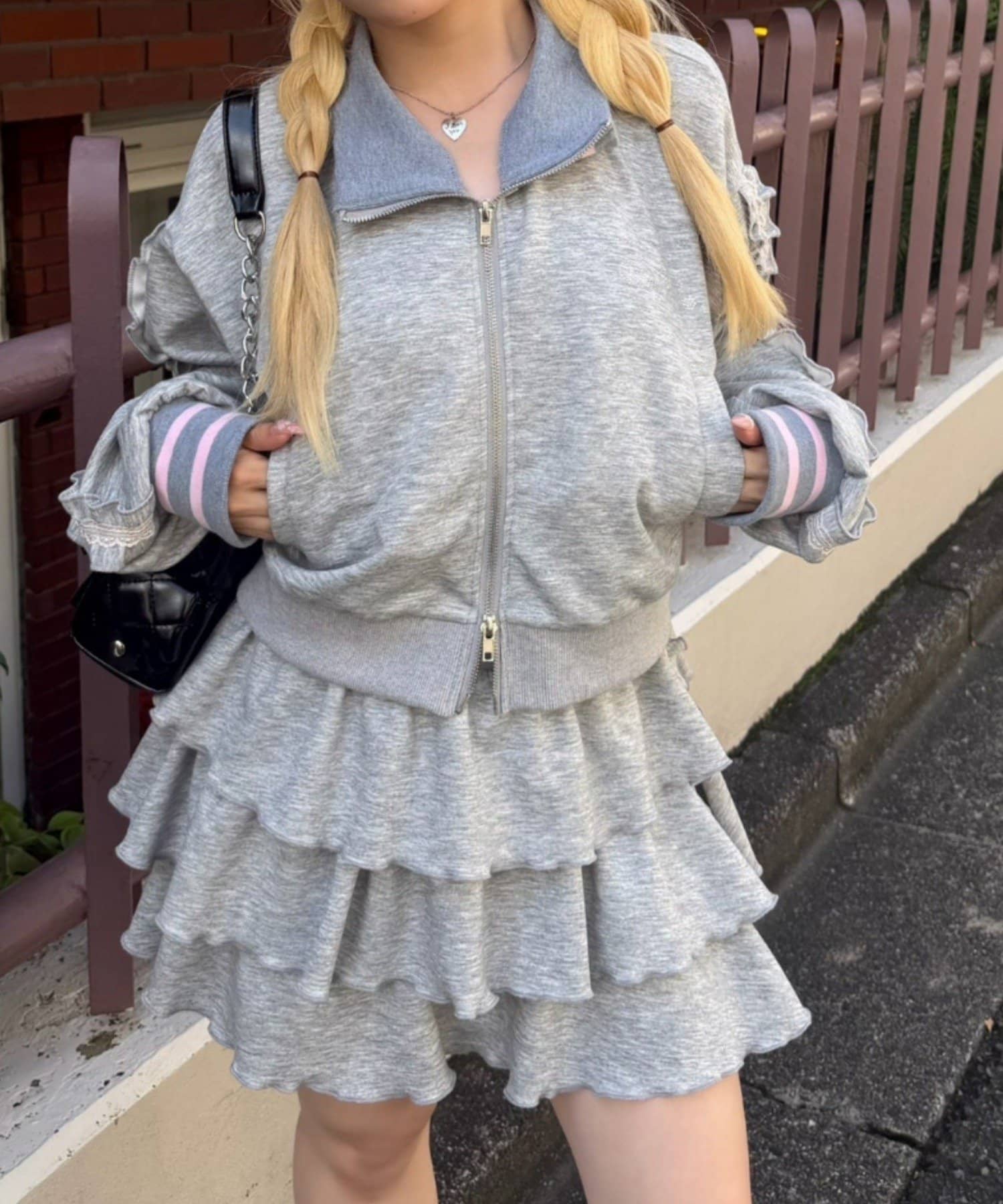 NICE CLAUP / OLIVE des OLIVE OUTLET(ナイスクラップ  / オリーブ デ オリーブ アウトレット) 【continuer】【セットアップ対応可】 キラキラロゴトラックジャケット