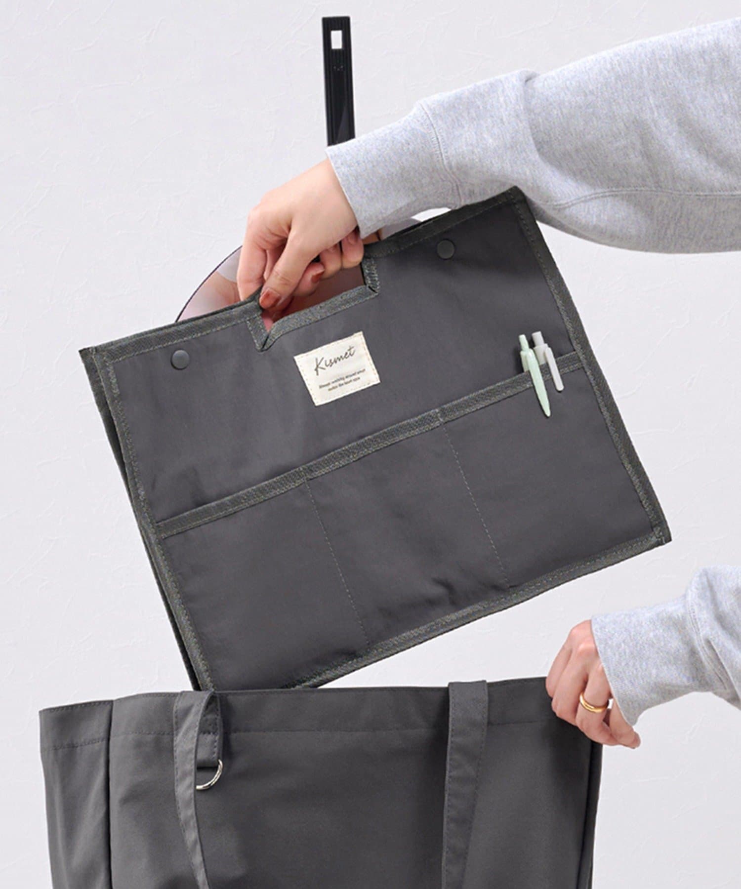 3COINS(スリーコインズ) 《ポケット9つ》Bag in Bag／推し活