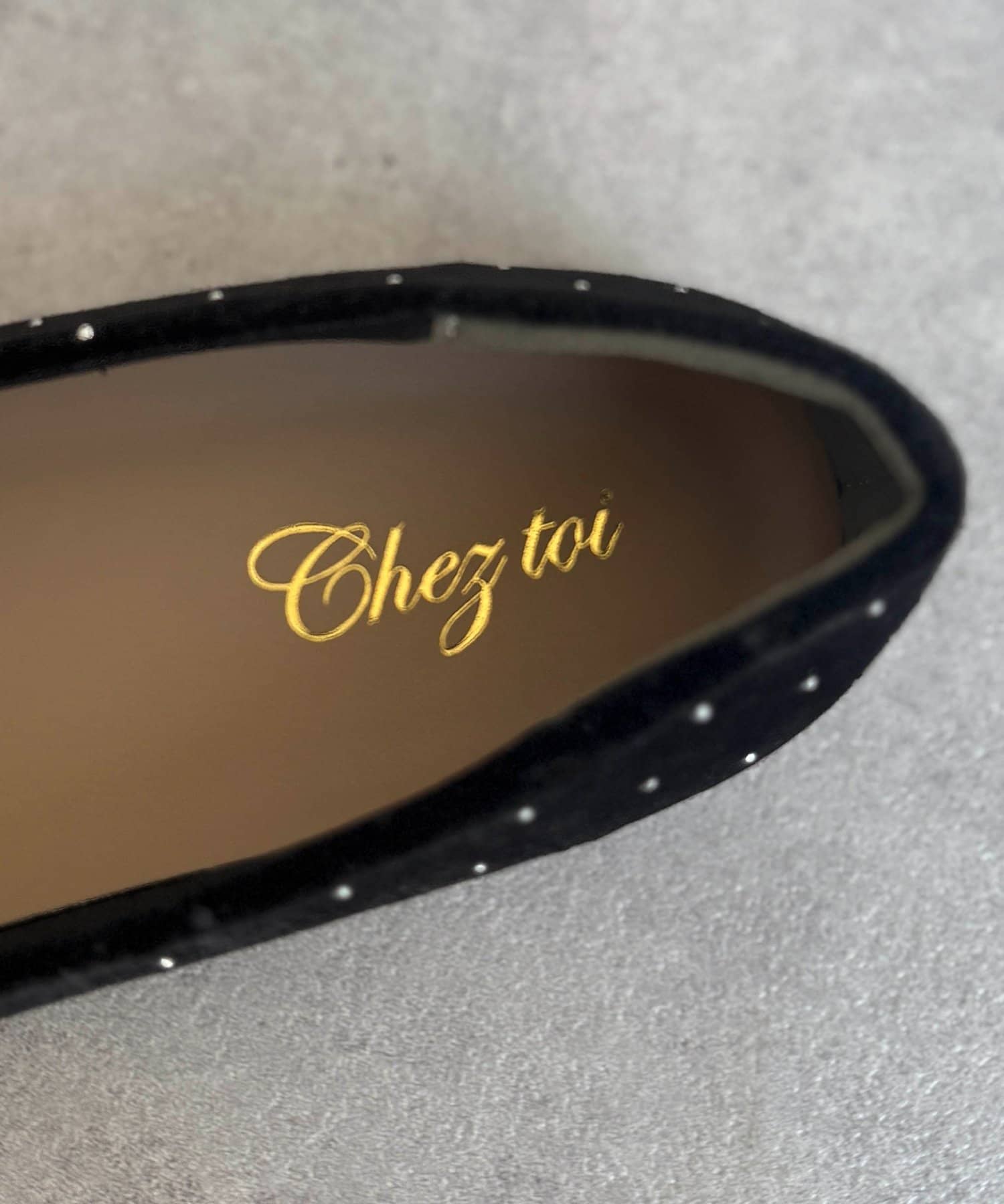 Chez toi(シェトワ) ラインストーンフラットパンプス