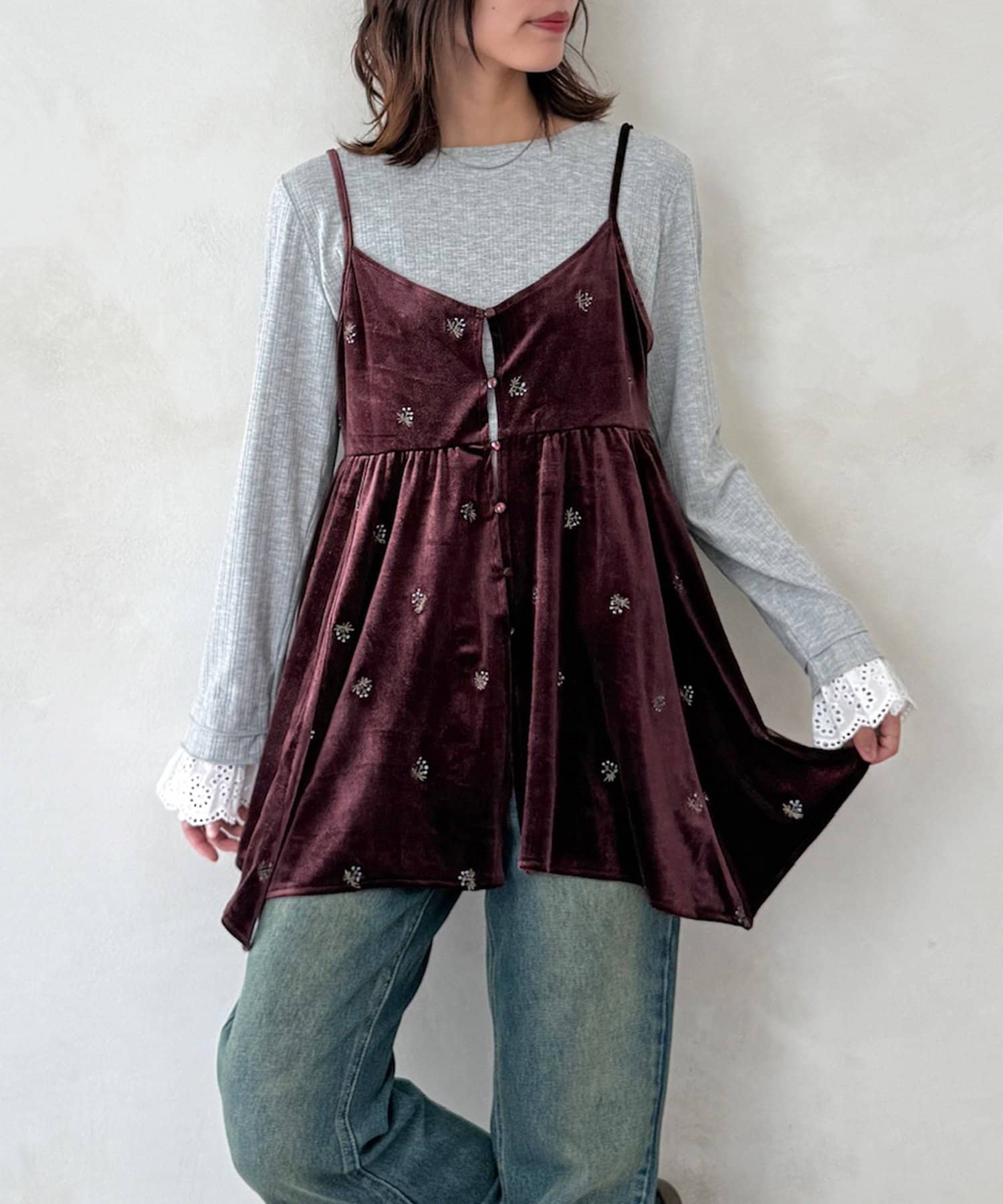 CPCM(シーピーシーエム) 【セットアップ着用可】小花刺繍ベロアイレヘムキャミ