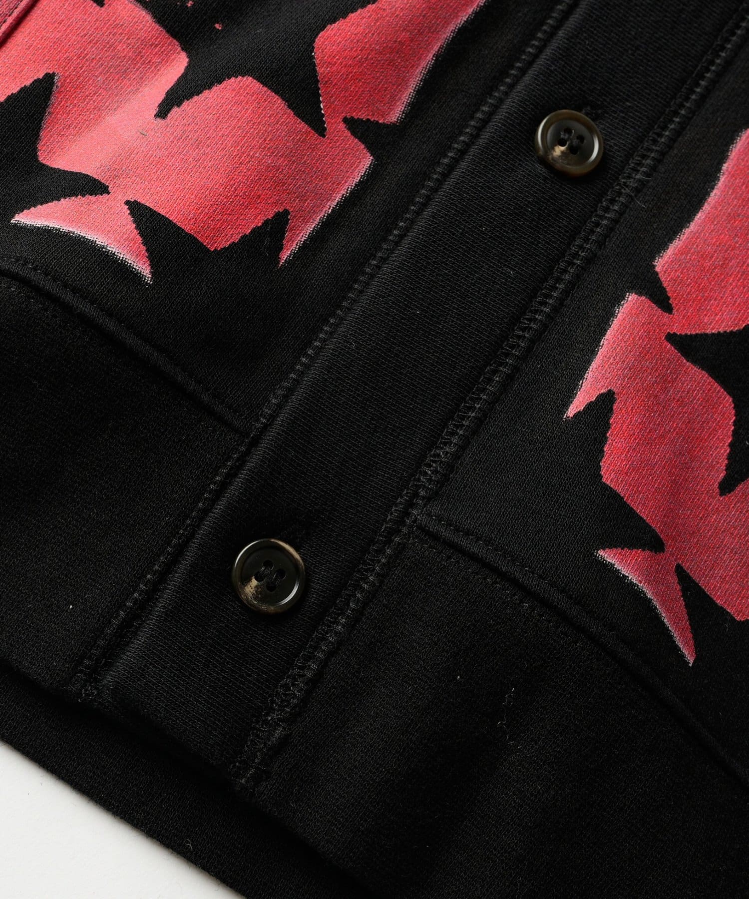 WHO’S WHO gallery(フーズフーギャラリー) 【26AW LOOK掲載品番】【Sourcream】総柄スターカーディガン