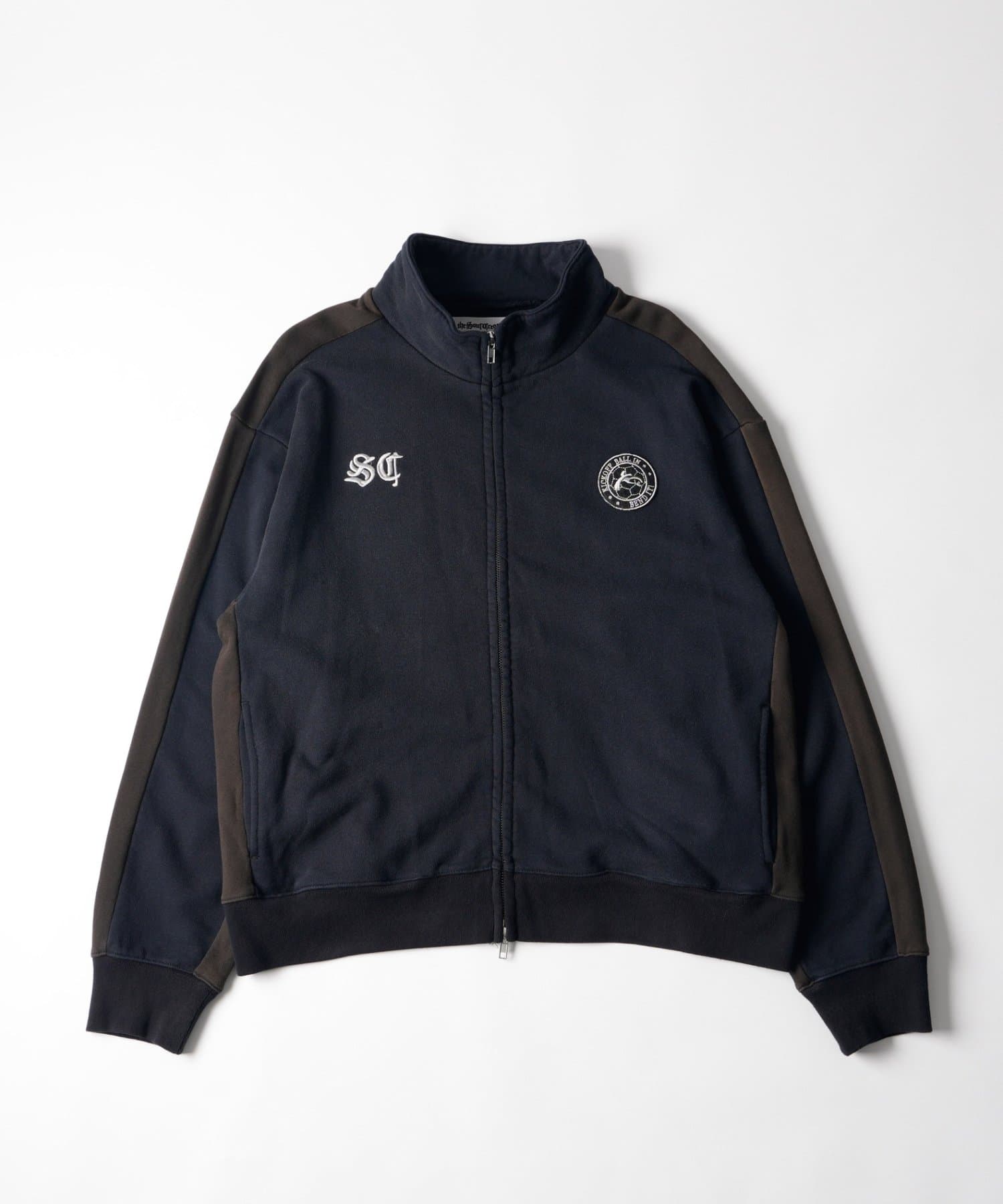WHO’S WHO gallery(フーズフーギャラリー) 【26AW LOOK掲載品番】【Sourcream】FCトラックジャケット