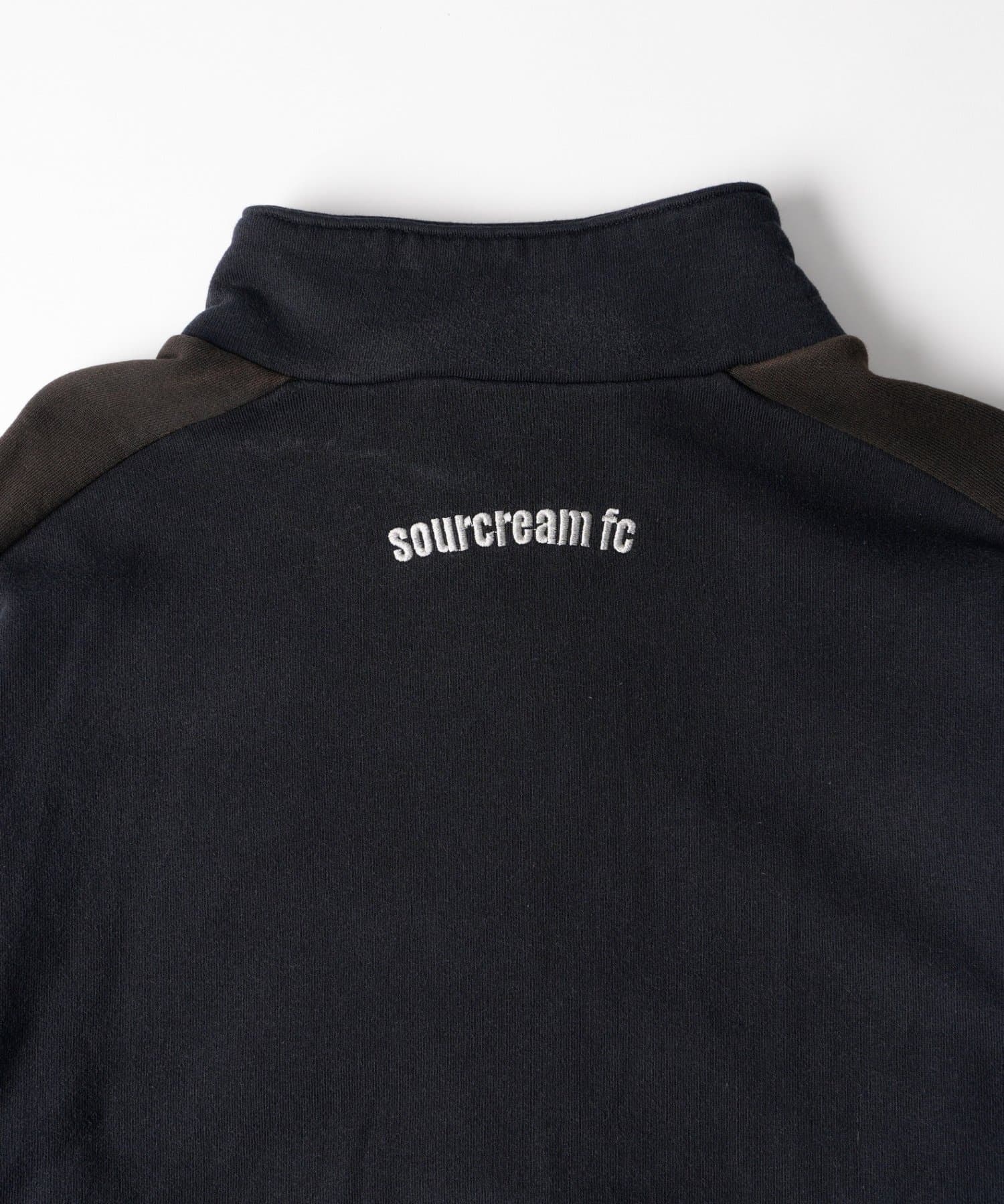 WHO’S WHO gallery(フーズフーギャラリー) 【26AW LOOK掲載品番】【Sourcream】FCトラックジャケット