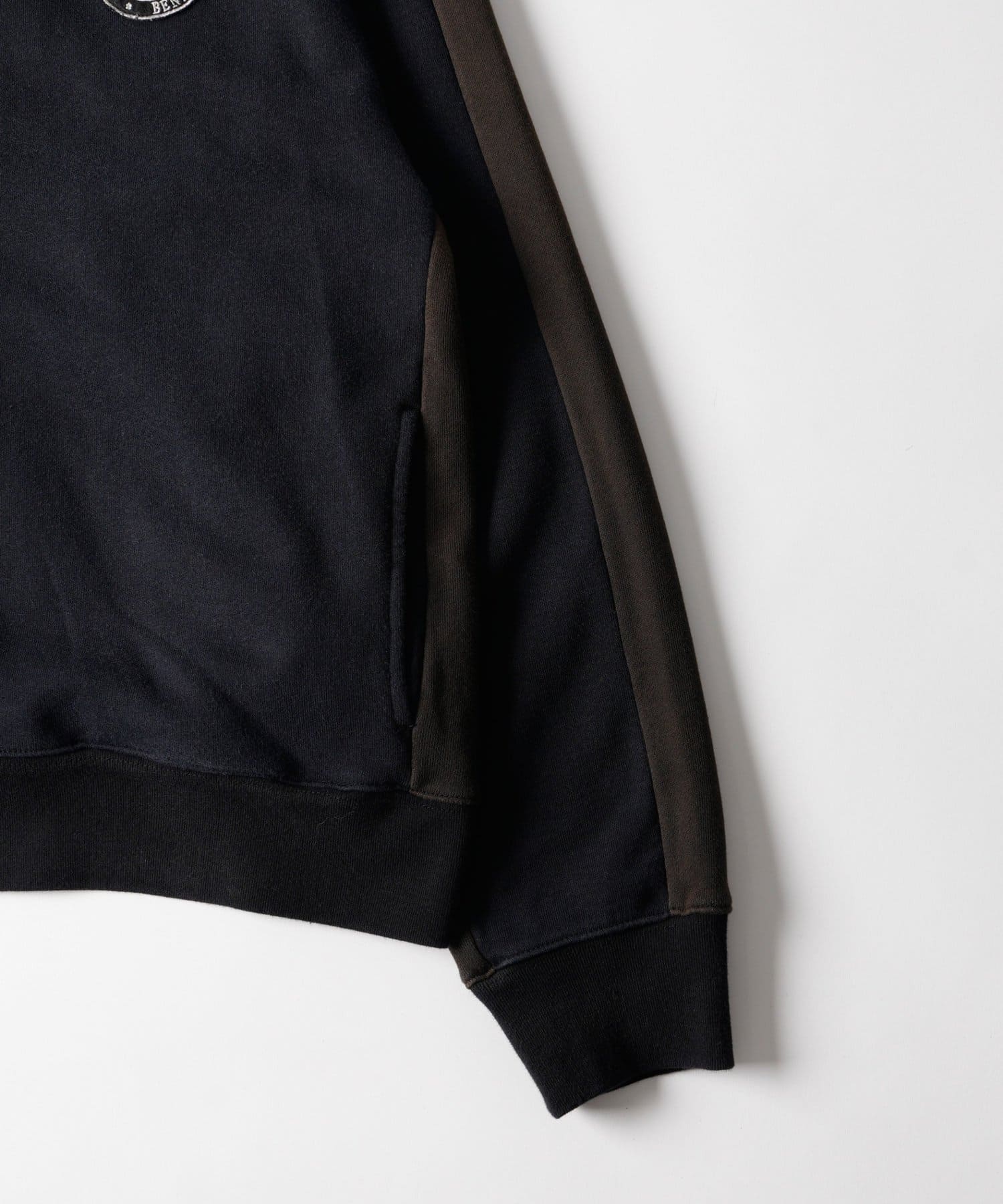WHO’S WHO gallery(フーズフーギャラリー) 【26AW LOOK掲載品番】【Sourcream】FCトラックジャケット