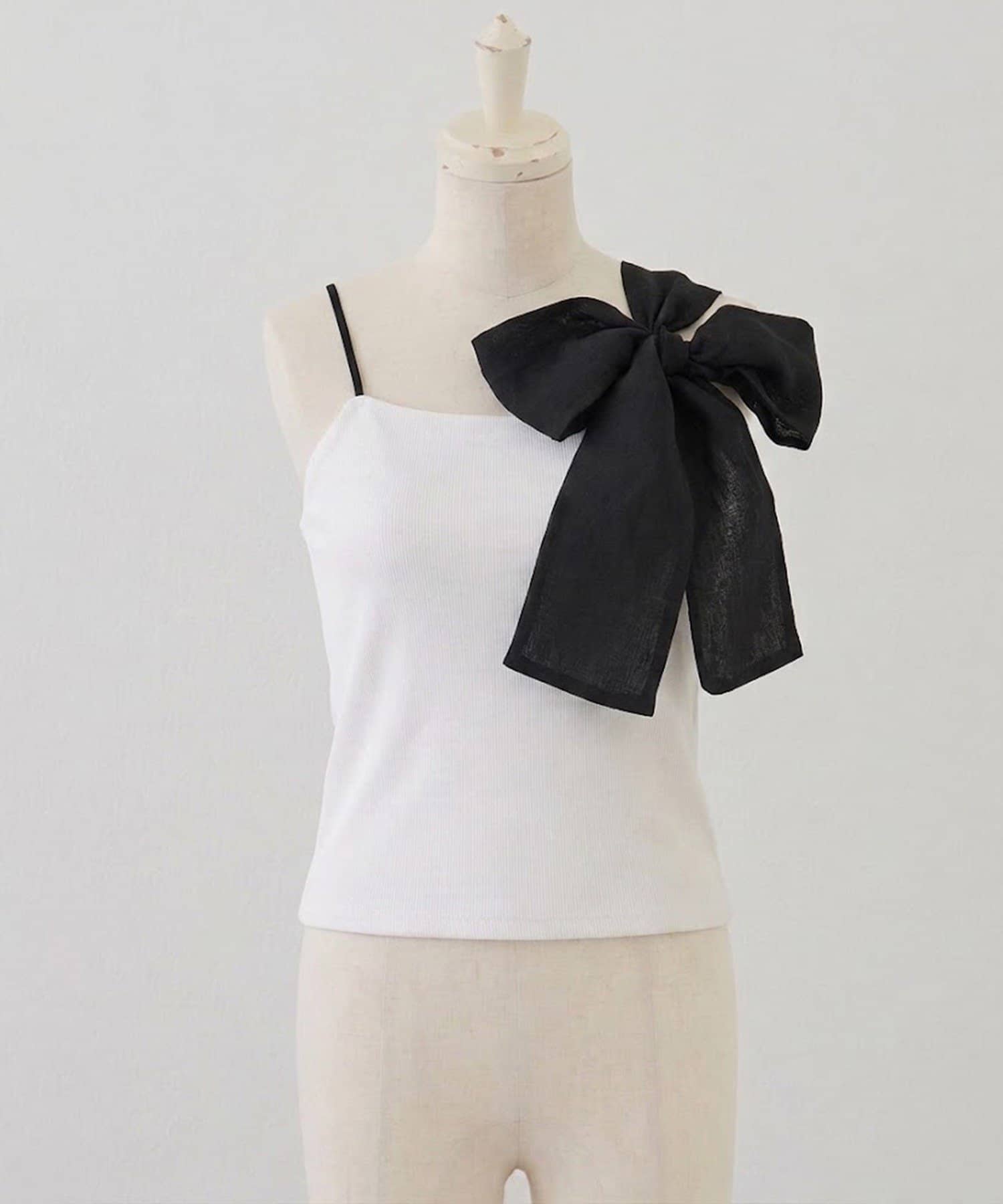 NICE CLAUP / OLIVE des OLIVE OUTLET(ナイスクラップ  / オリーブ デ オリーブ アウトレット) 【one after another】 肩リボンキャミソール