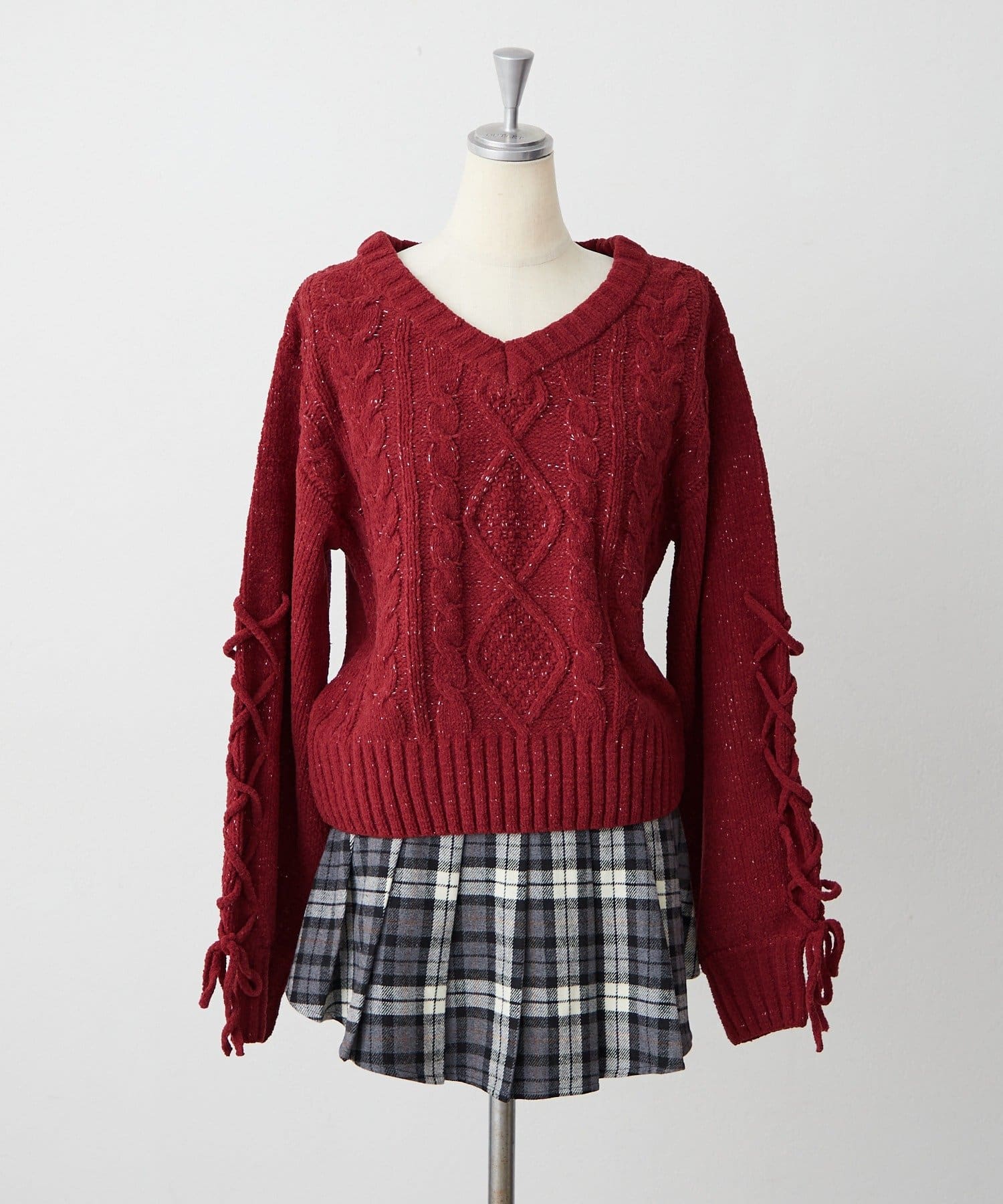 NICE CLAUP / OLIVE des OLIVE OUTLET(ナイスクラップ  / オリーブ デ オリーブ アウトレット) 【continuer】袖レースアップキラキララメモールニット