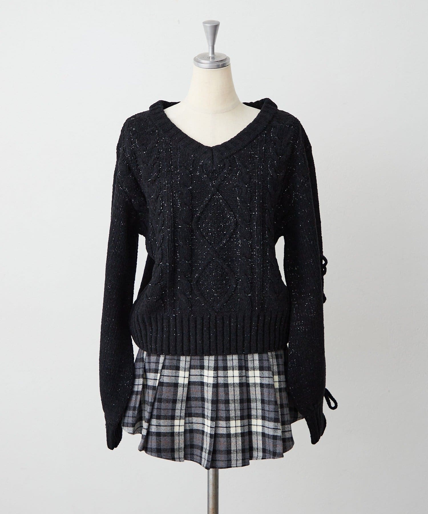 NICE CLAUP / OLIVE des OLIVE OUTLET(ナイスクラップ  / オリーブ デ オリーブ アウトレット) 【continuer】袖レースアップキラキララメモールニット