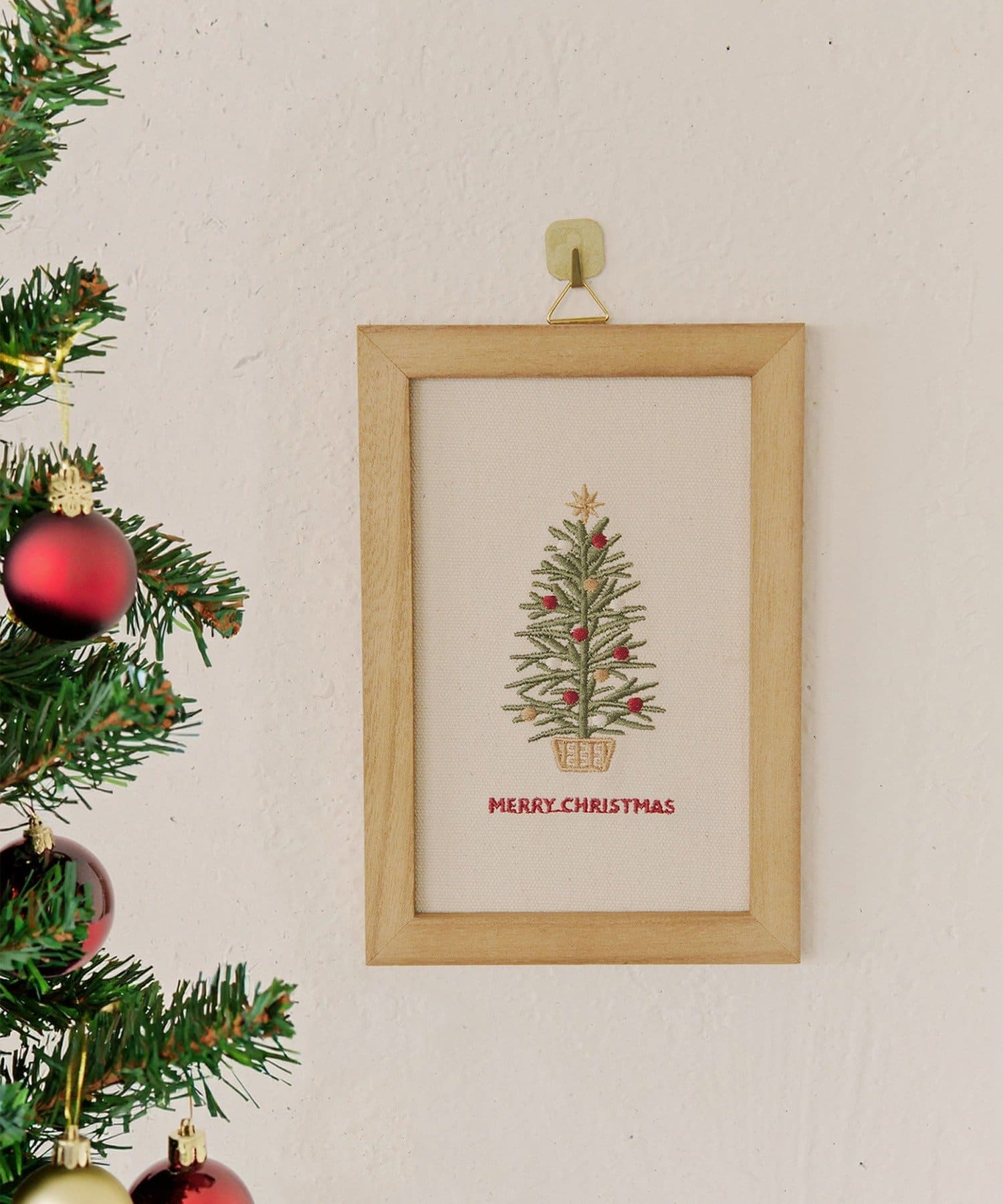 salut!(サリュ) クリスマスツリー刺繍パネル／Christmas
