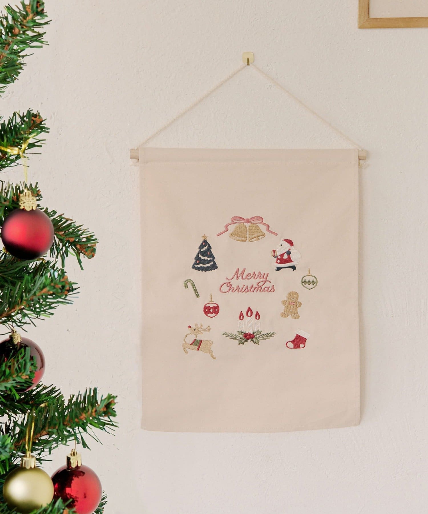 salut!(サリュ) クリスマス刺繍タペストリー／Christmas