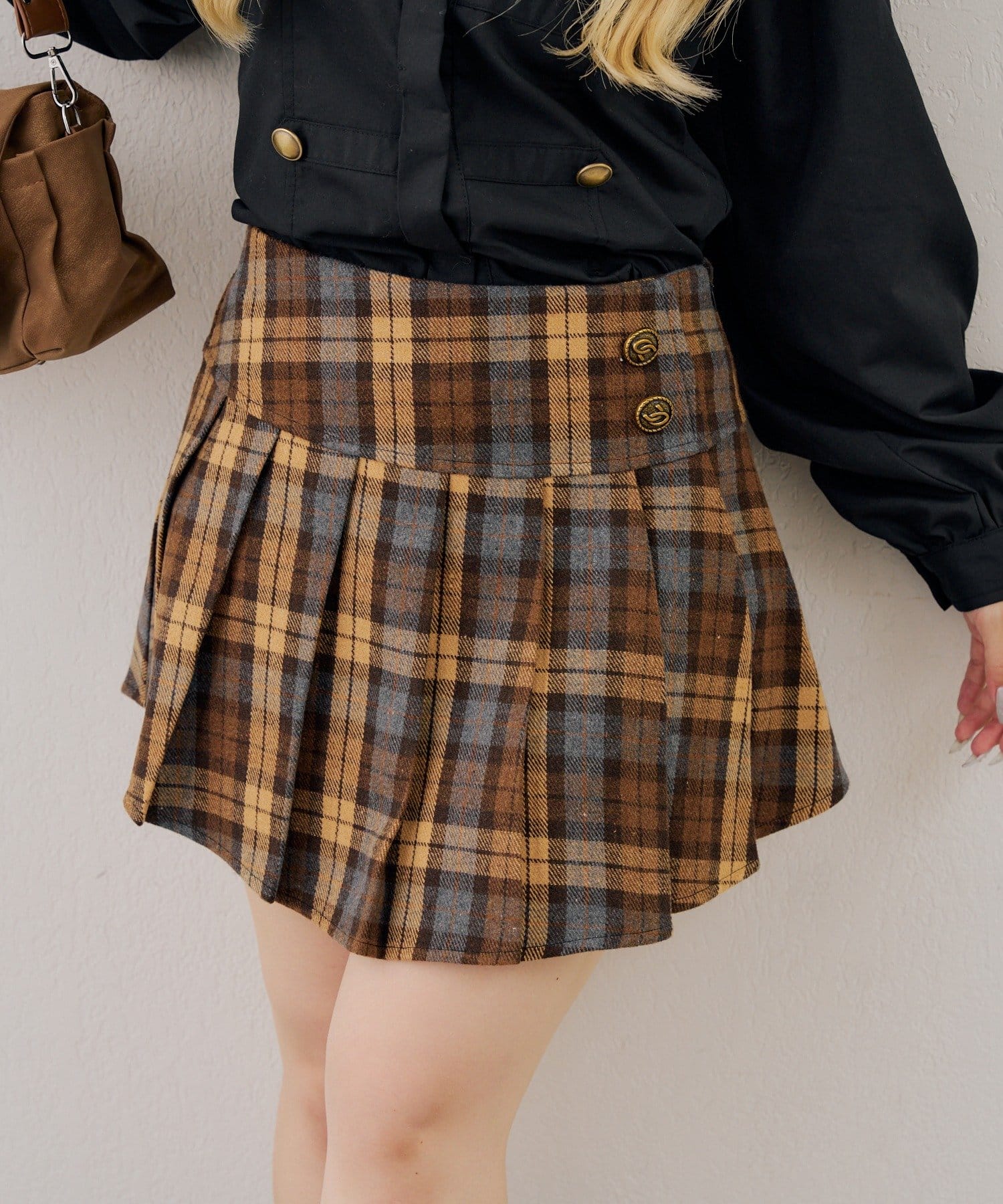 NICE CLAUP / OLIVE des OLIVE OUTLET(ナイスクラップ  / オリーブ デ オリーブ アウトレット) 【continuer】金ボタンミニプリーツスカート