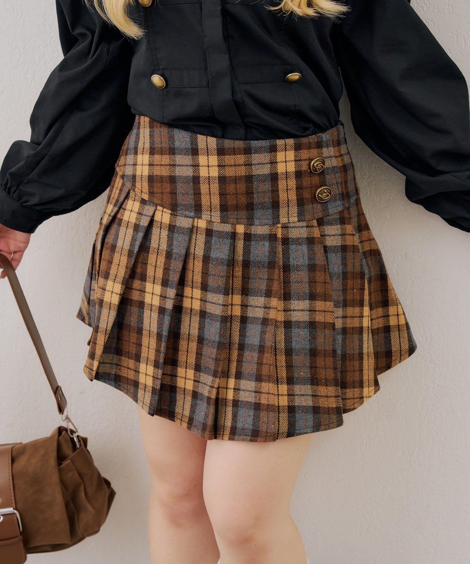 NICE CLAUP / OLIVE des OLIVE OUTLET(ナイスクラップ  / オリーブ デ オリーブ アウトレット) 【continuer】金ボタンミニプリーツスカート