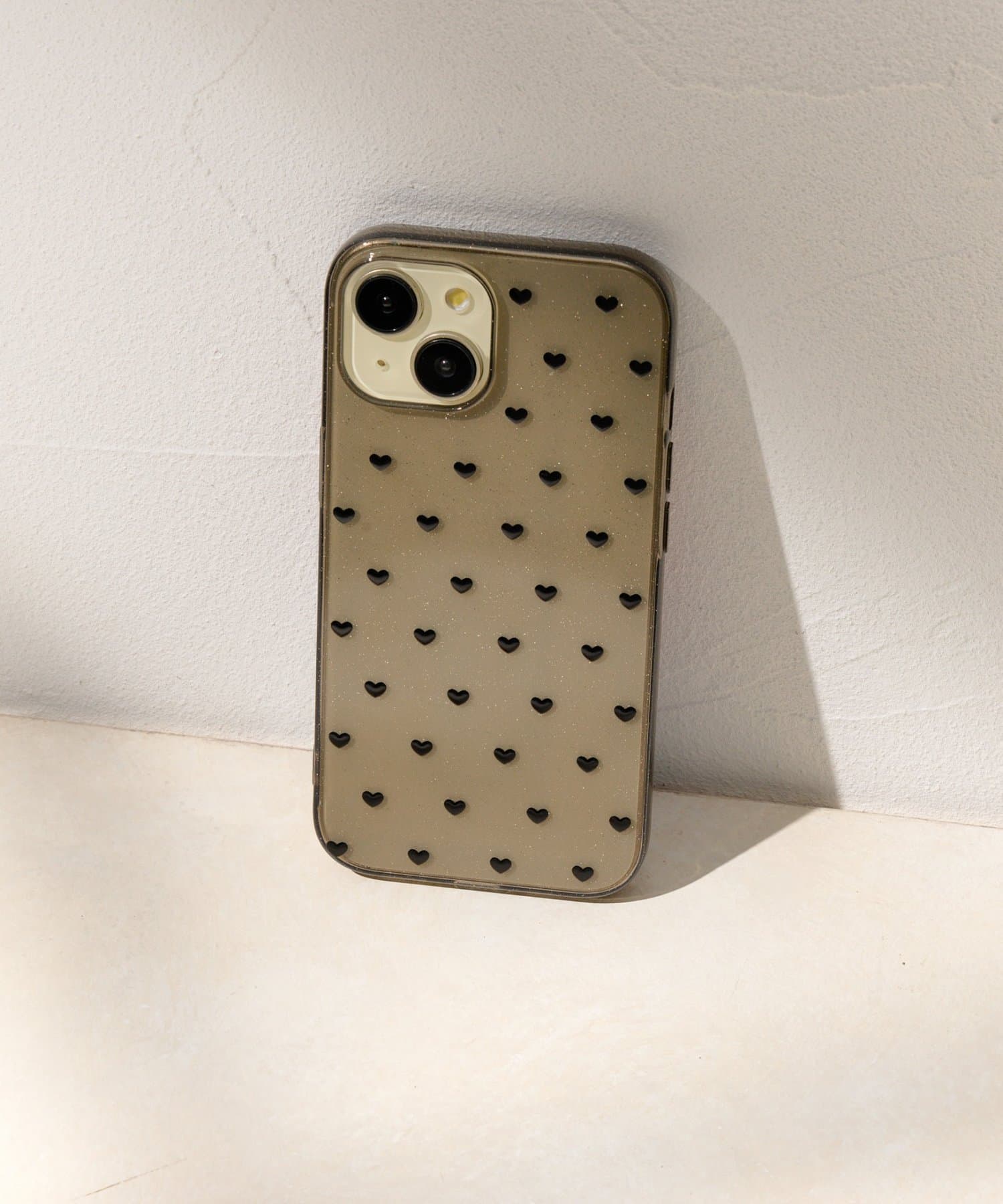 Lattice(ラティス) ラメハートドットスマホケース(iPhone15)