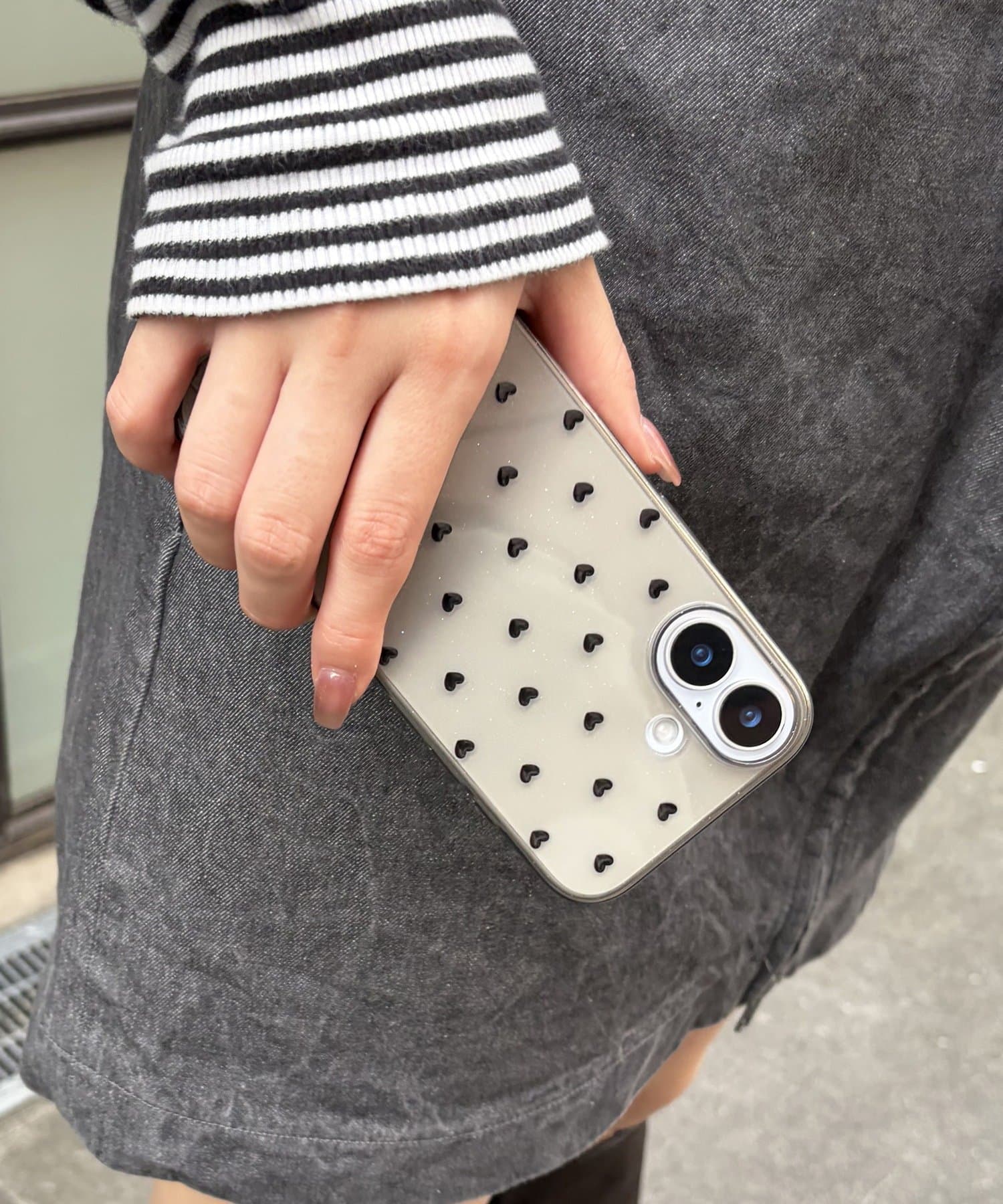 Lattice(ラティス) ラメハートドットスマホケース(iPhone16)