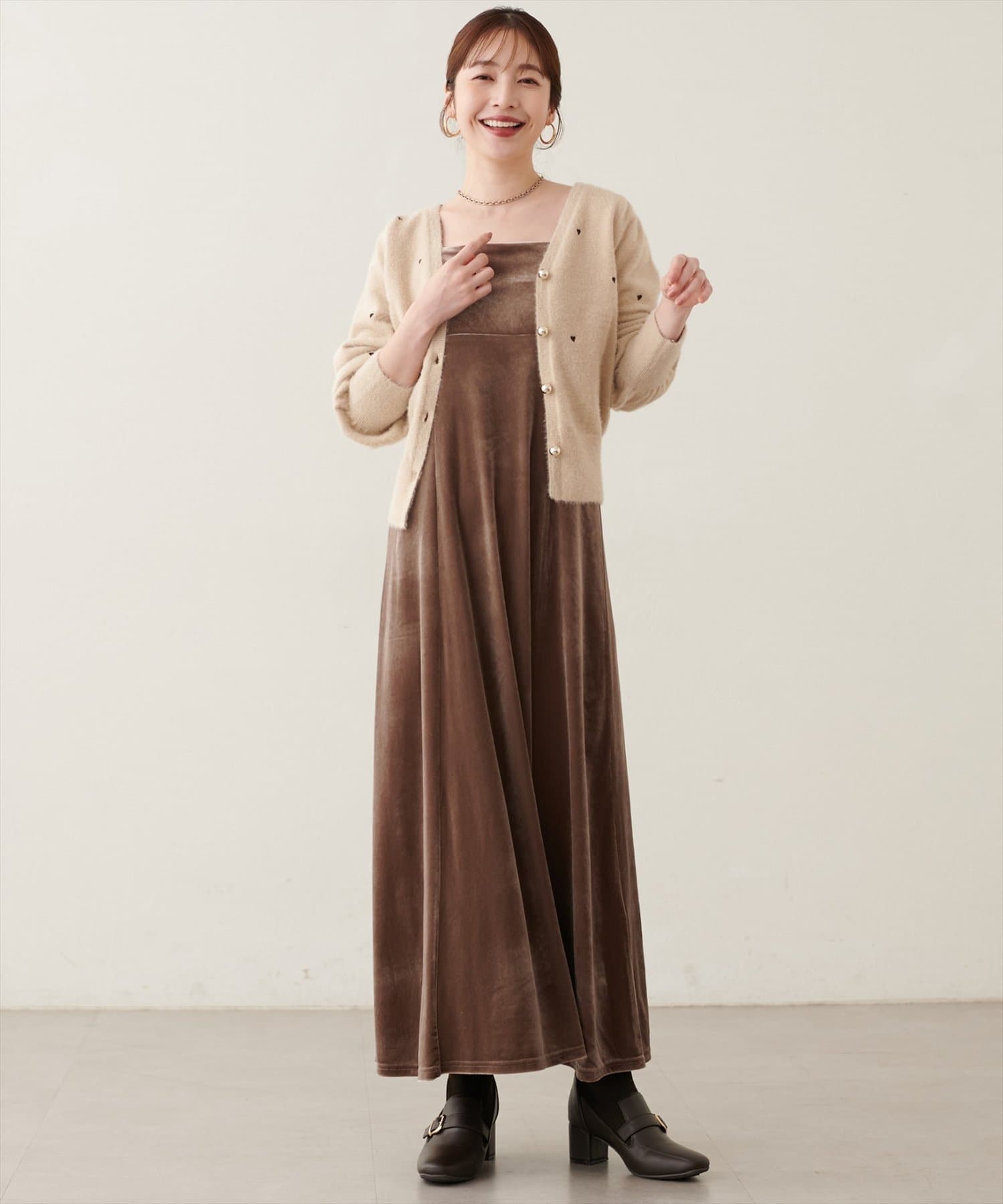 natural couture(ナチュラルクチュール) 〈mizu〉ミニシャギーハート刺繍ニットカーディガン