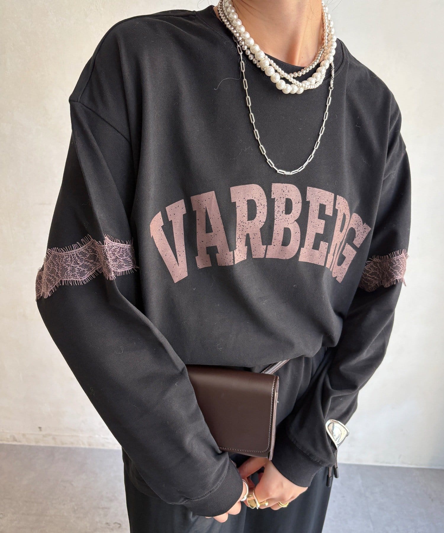 DOUDOU(ドゥドゥ) 【WEB限定】袖レース切替ロゴTEE