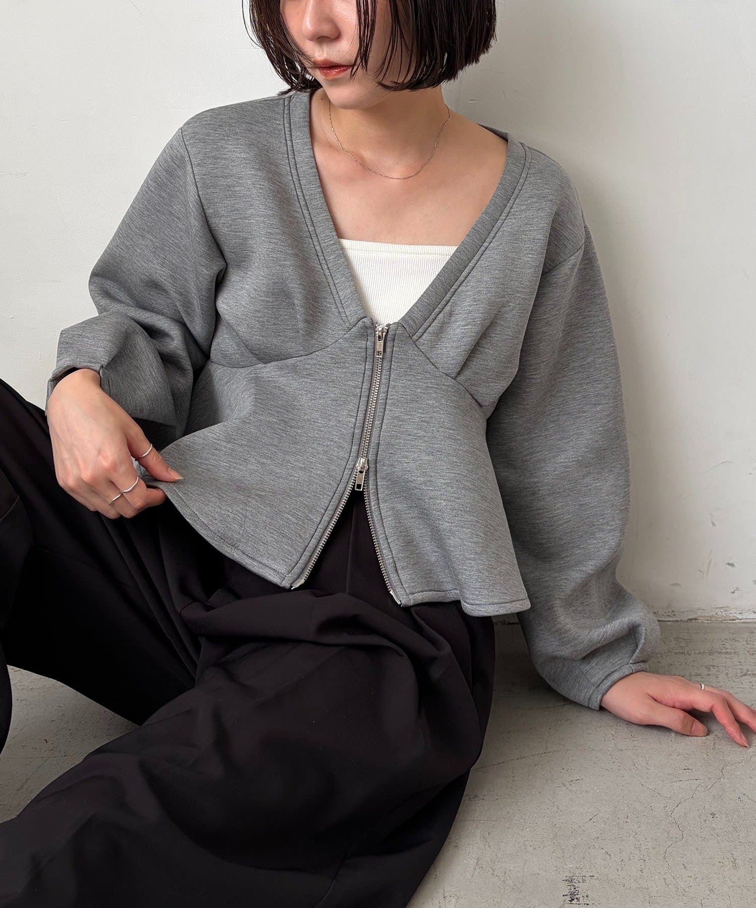 CAPRICIEUX LE'MAGE(カプリシュレマージュ) ダンボールペプラムトップス