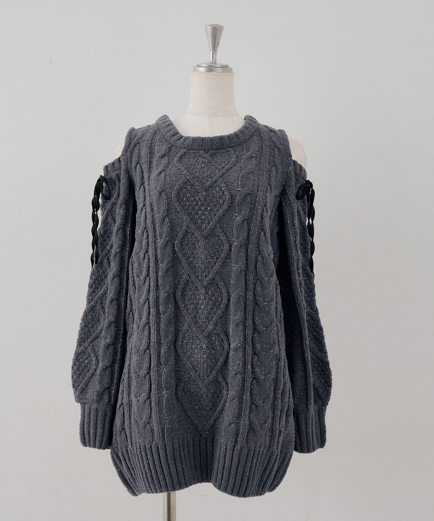 NICE CLAUP / OLIVE des OLIVE OUTLET(ナイスクラップ  / オリーブ デ オリーブ アウトレット) 【continuer】ハートケーブル肩開きリボンニットワンピ