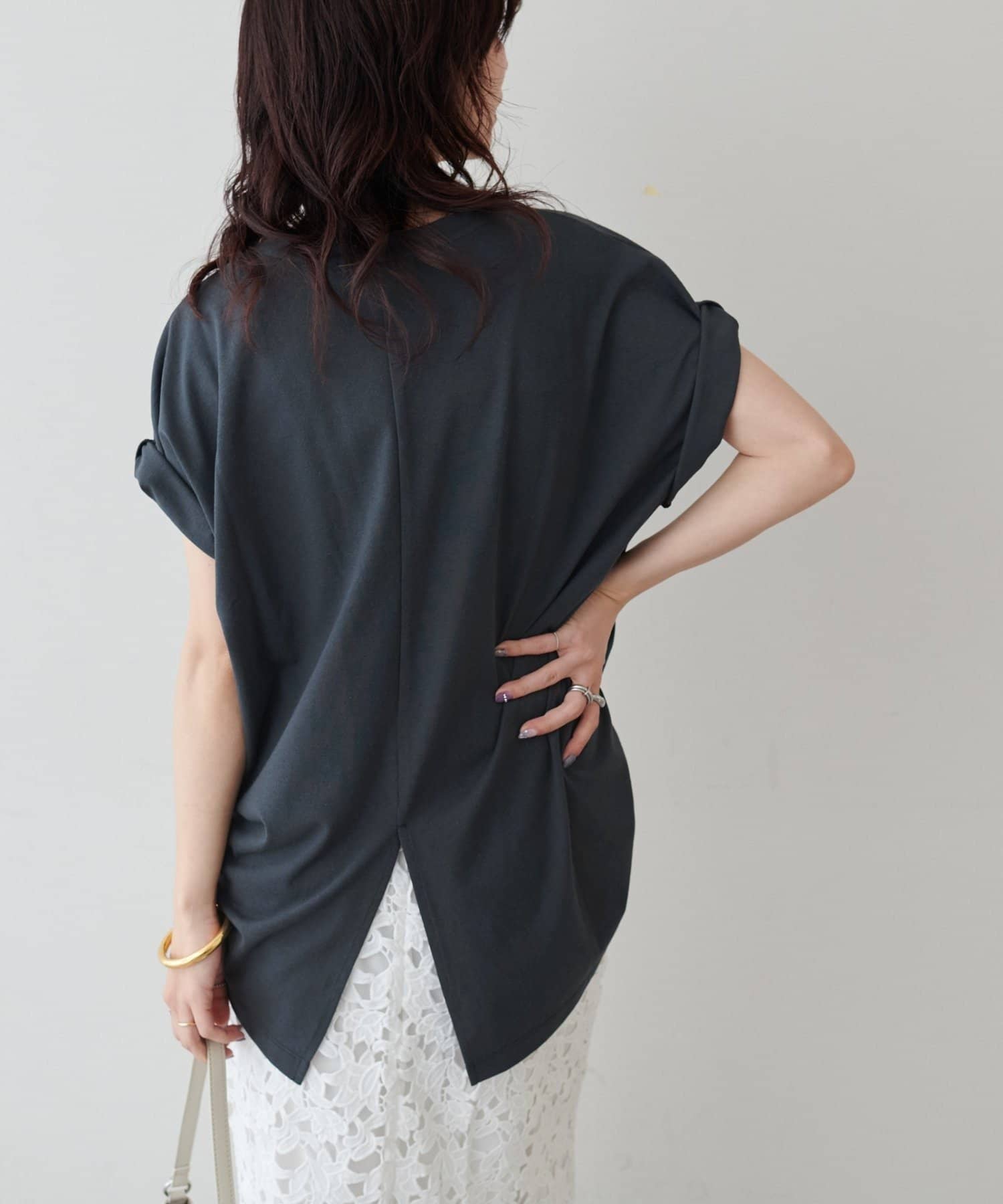 NICE CLAUP / OLIVE des OLIVE OUTLET(ナイスクラップ  / オリーブ デ オリーブ アウトレット) 【LARUTA】汗染み防止バックスリットロゴT