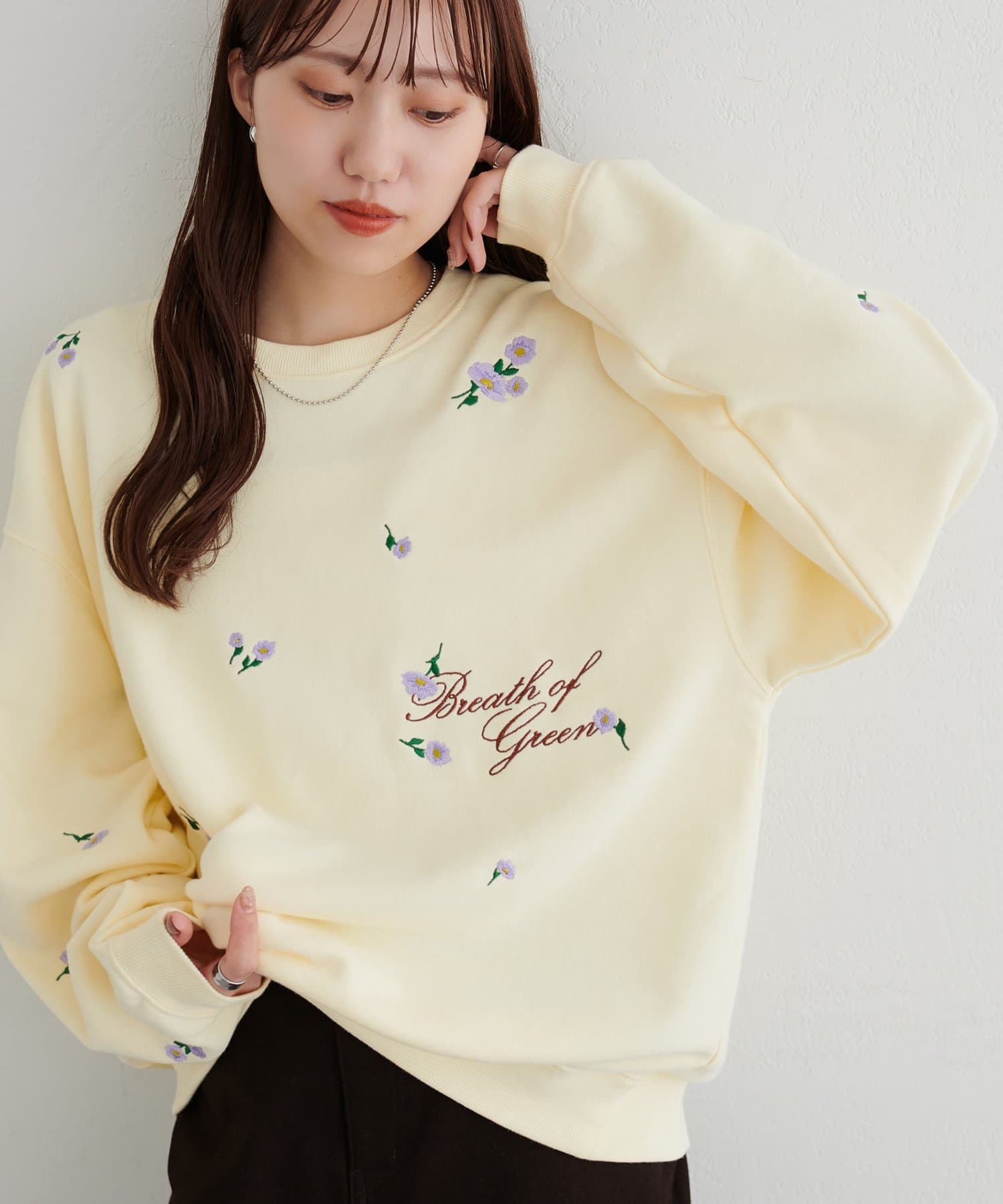 DISCOAT(ディスコート) 花柄刺繍ロゴスウェット