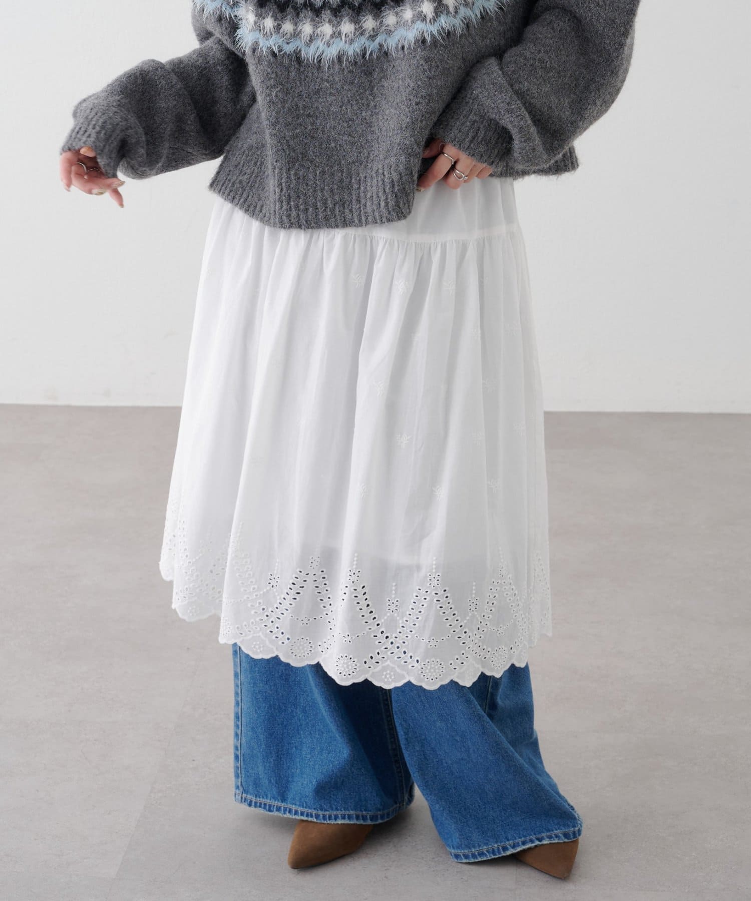 DISCOAT(ディスコート) 刺繍レースミドルスカート