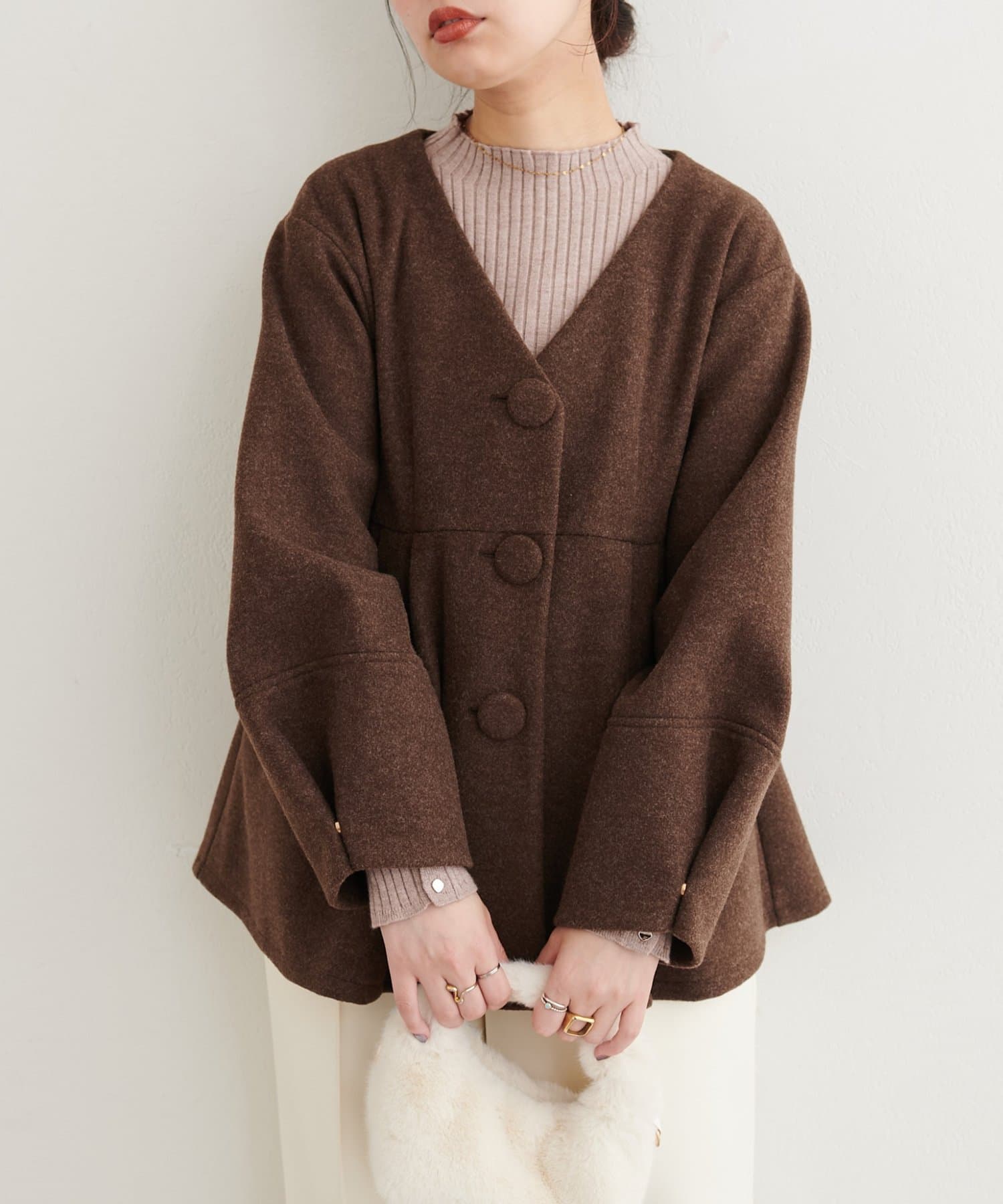 natural couture(ナチュラルクチュール) くるみ釦ペプラムジャケット