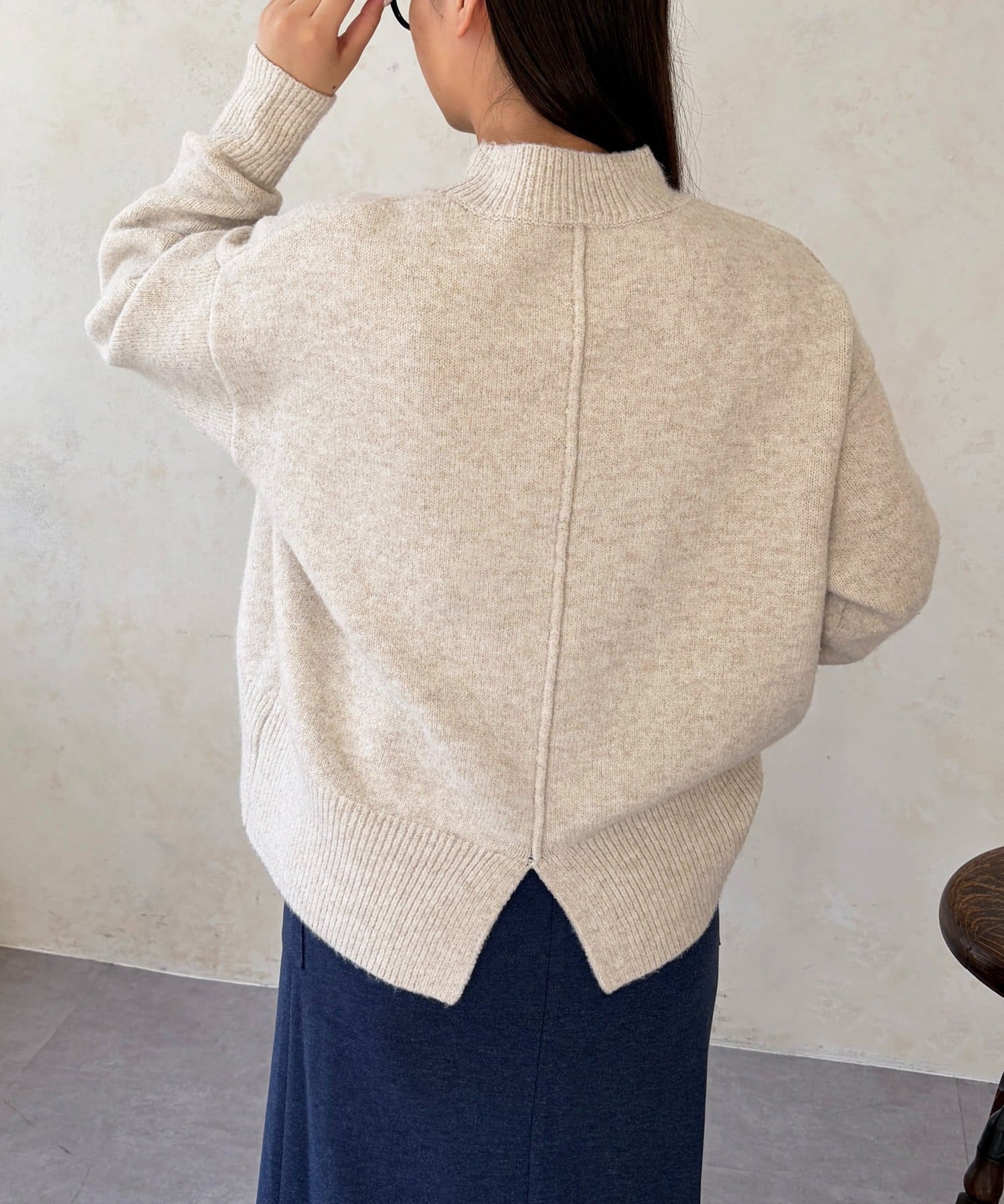 Chez toi(シェトワ) BACKスリットハイネックプルオーバー