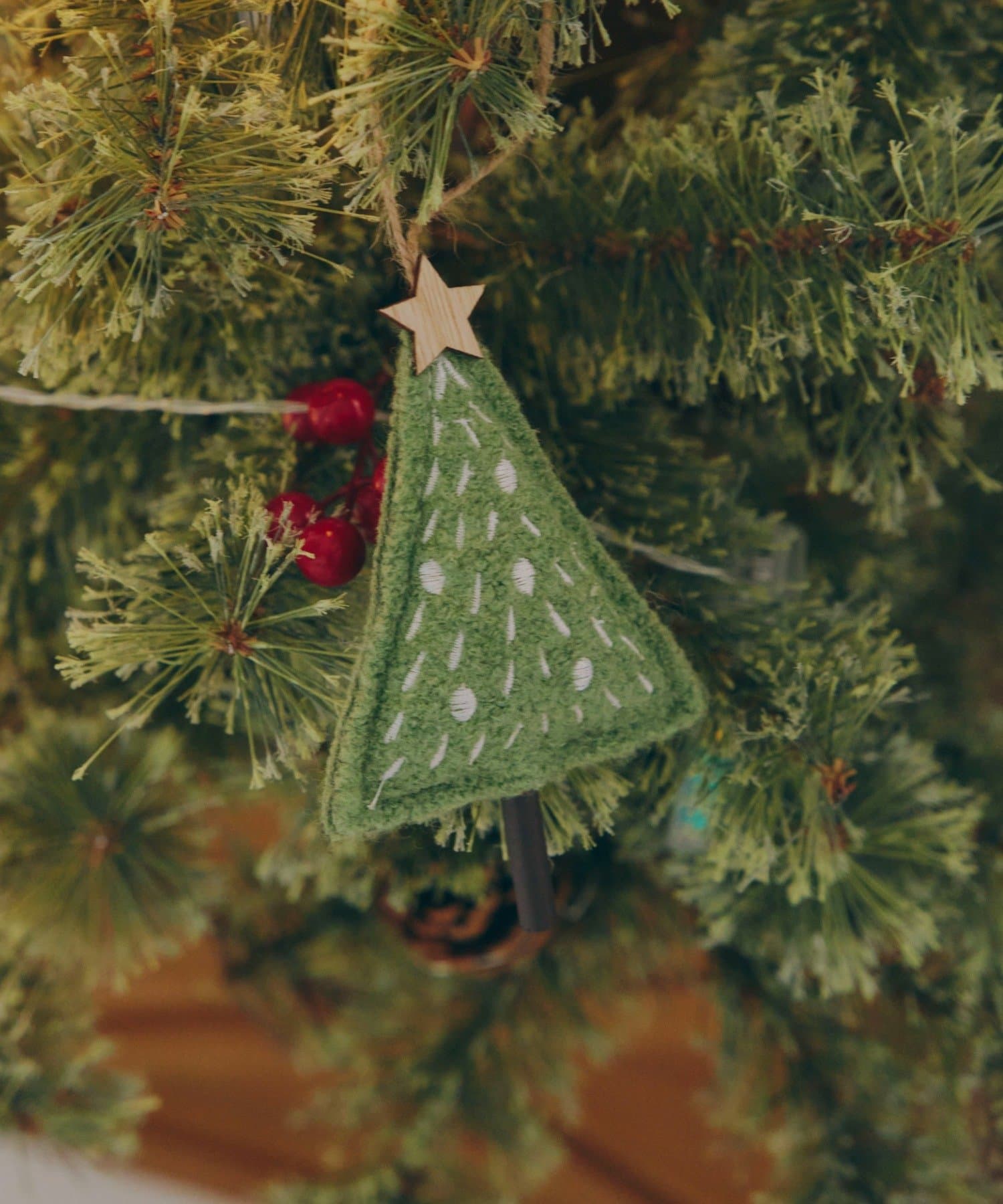 salut!(サリュ) ファブリック刺繍ツリーオーナメント／Natural Christmas