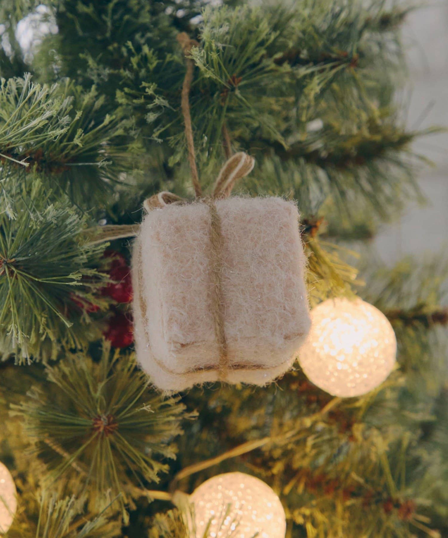 salut!(サリュ) ファブリックラメプレゼントオーナメント／Natural Christmas
