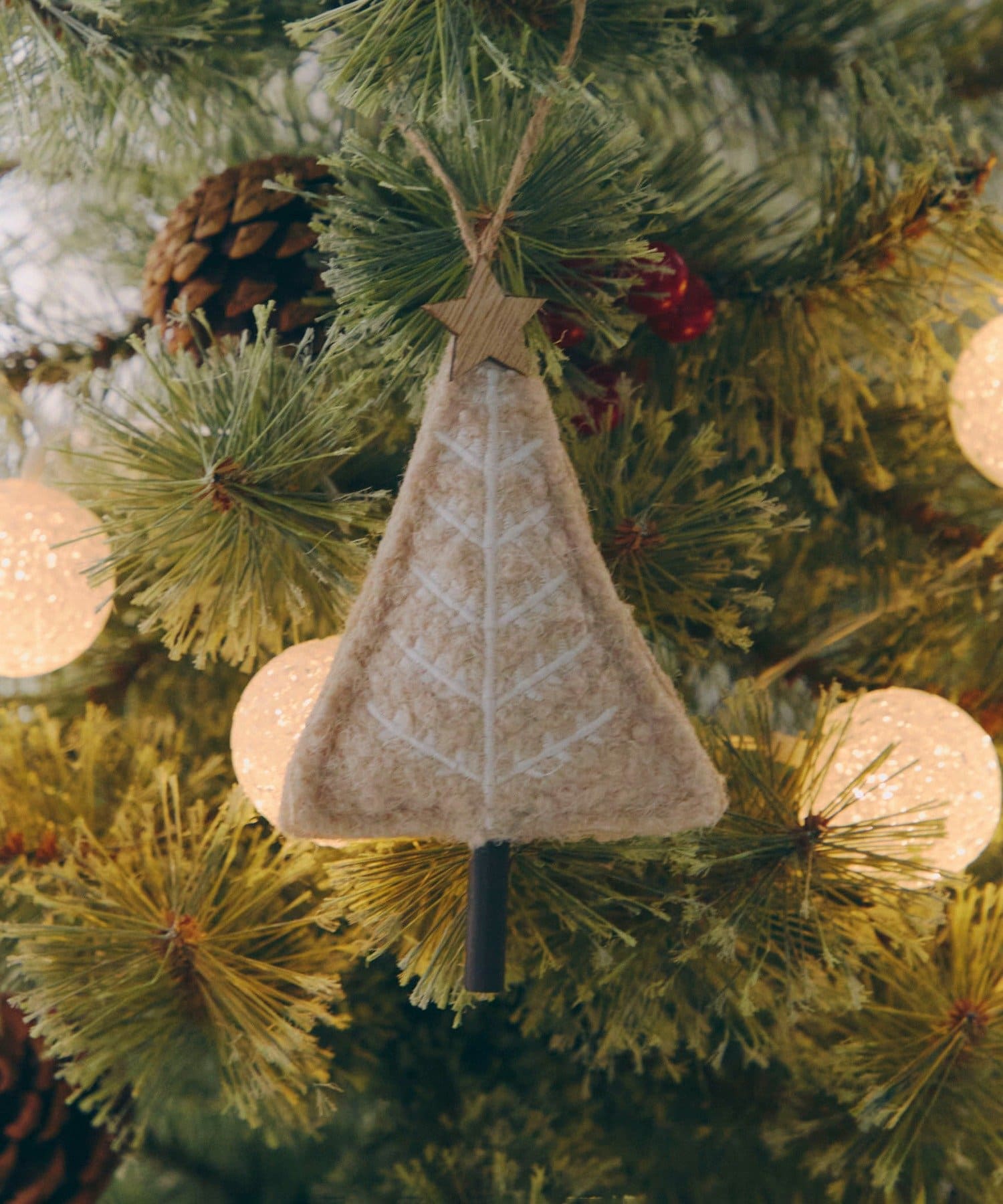 salut!(サリュ) ファブリック刺繍ツリーオーナメント／Natural Christmas