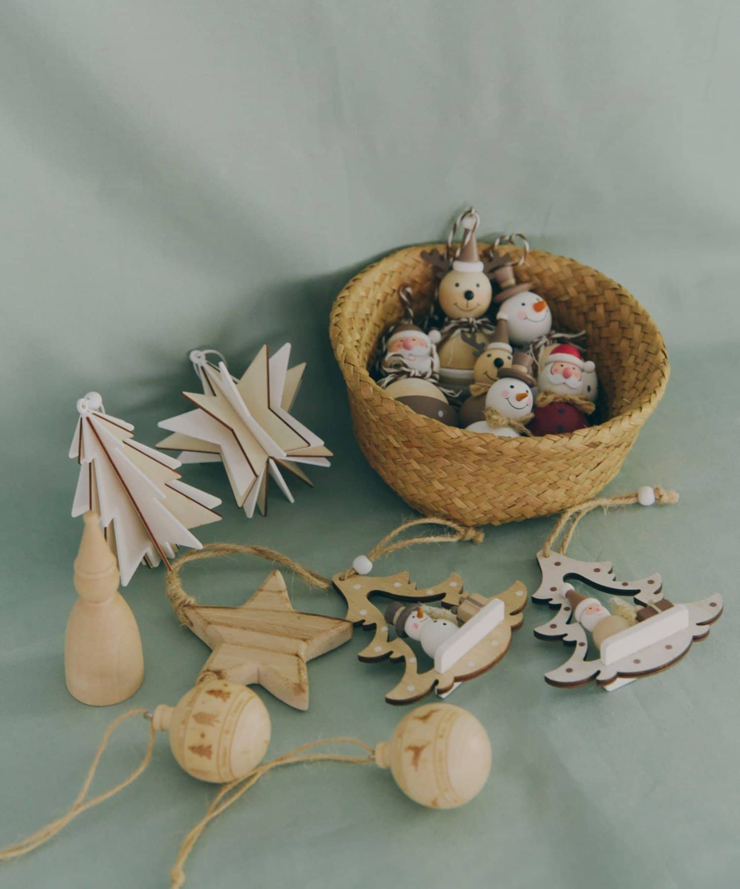 salut!(サリュ) ウッドトナカイボールオーナメント／Natural Christmas