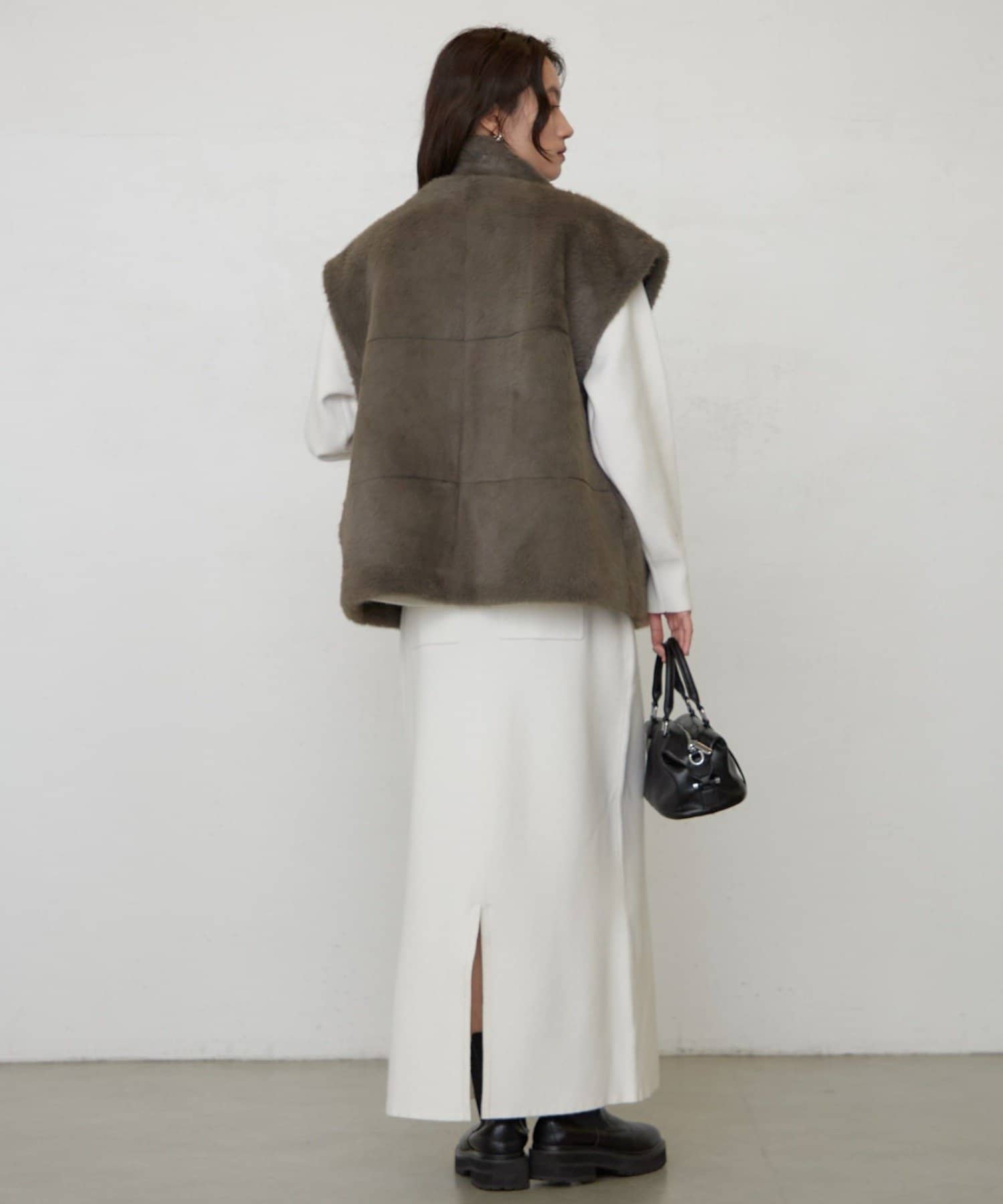 LOUNGEDRESS(ラウンジドレス) 《2WAYで着こなせる》リバーシブルフェイクムートンジレ