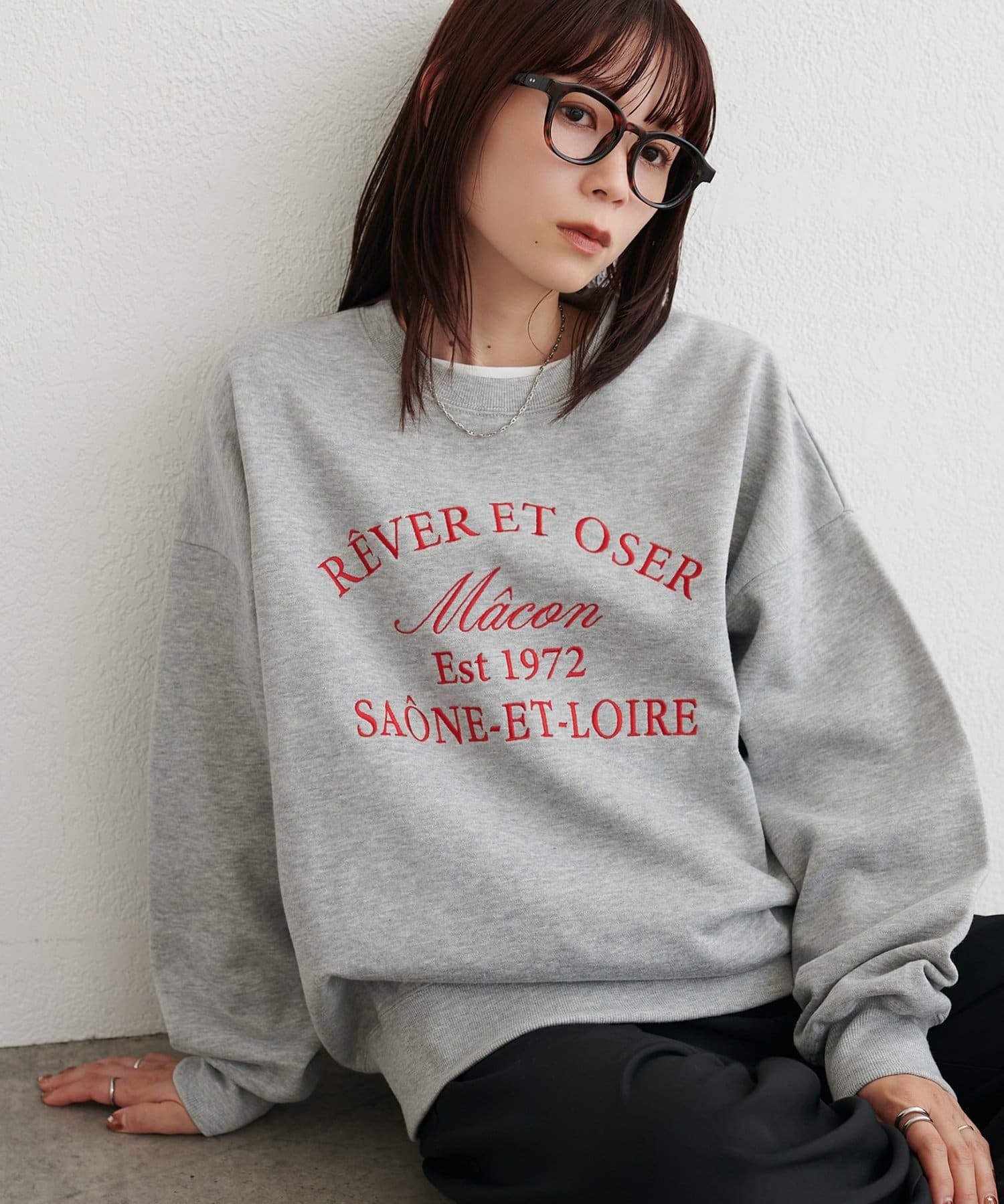 DISCOAT(ディスコート) 【WEB限定】ロゴ刺繍スウェットプルオーバー