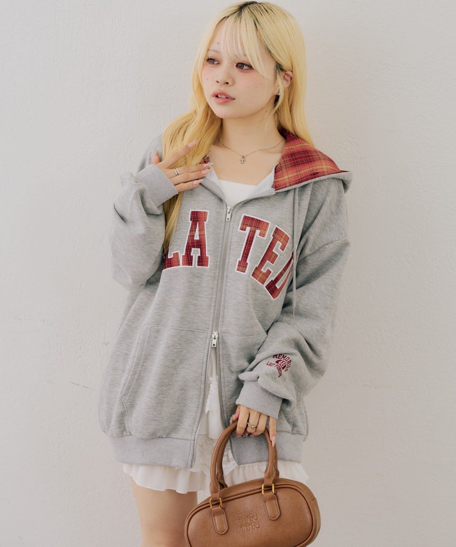 NICE CLAUP / OLIVE des OLIVE OUTLET(ナイスクラップ  / オリーブ デ オリーブ アウトレット) 【ANOTHER BRANCH】裏毛配色ロゴZIPパーカー