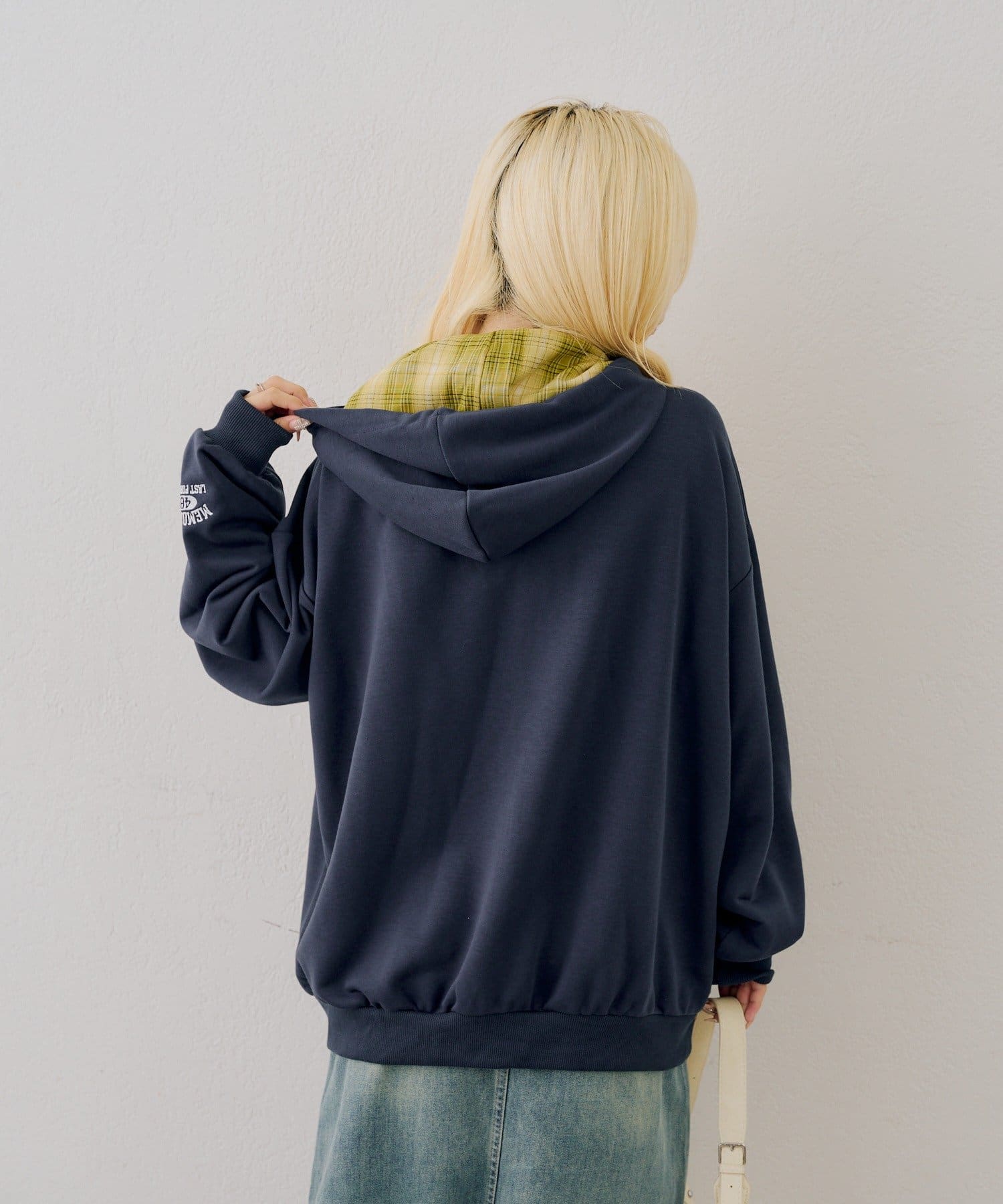 NICE CLAUP / OLIVE des OLIVE OUTLET(ナイスクラップ  / オリーブ デ オリーブ アウトレット) 【ANOTHER BRANCH】裏毛配色ロゴZIPパーカー
