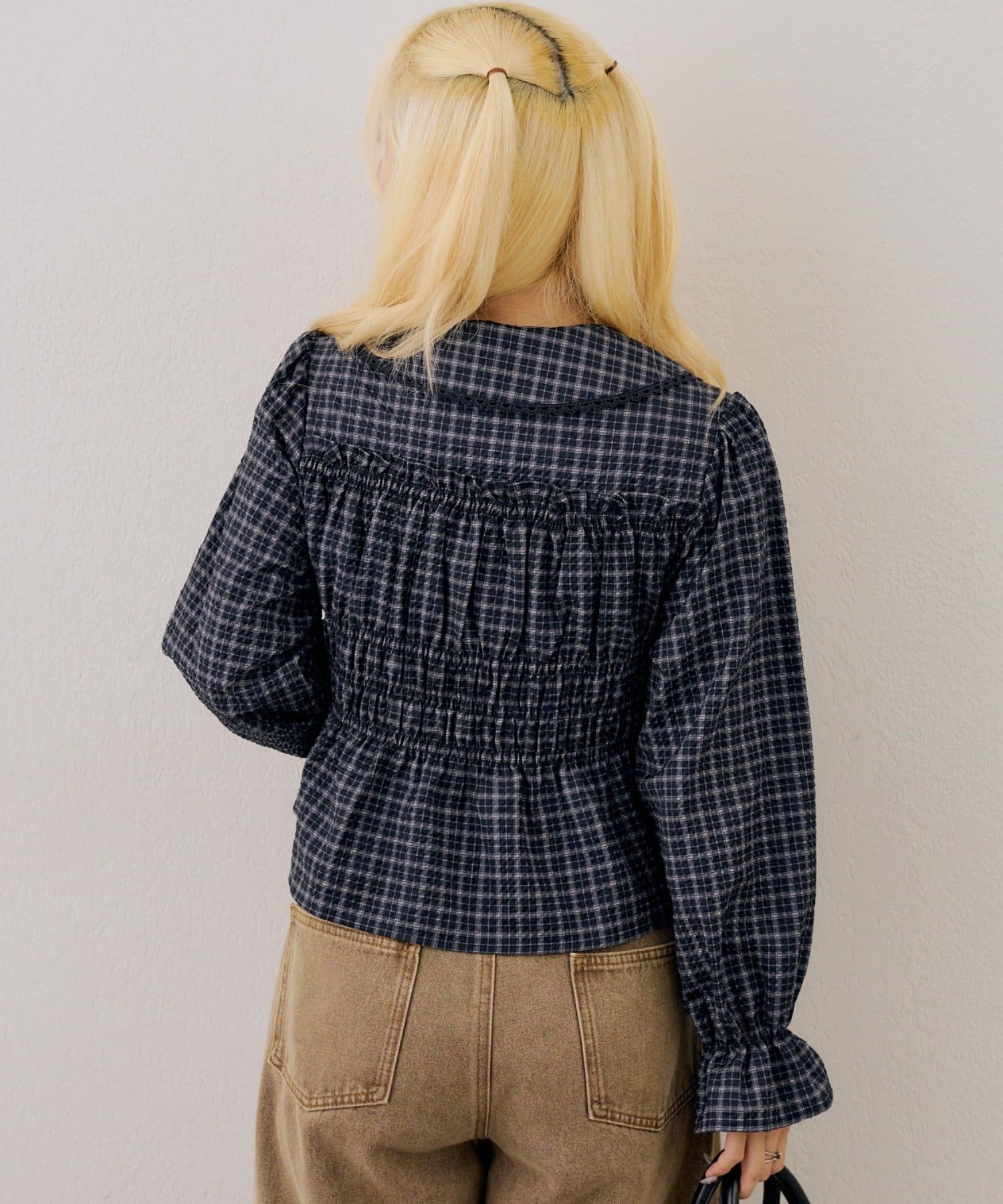 NICE CLAUP / OLIVE des OLIVE OUTLET(ナイスクラップ  / オリーブ デ オリーブ アウトレット) 【continuer】シャーリングペプラムブラウス