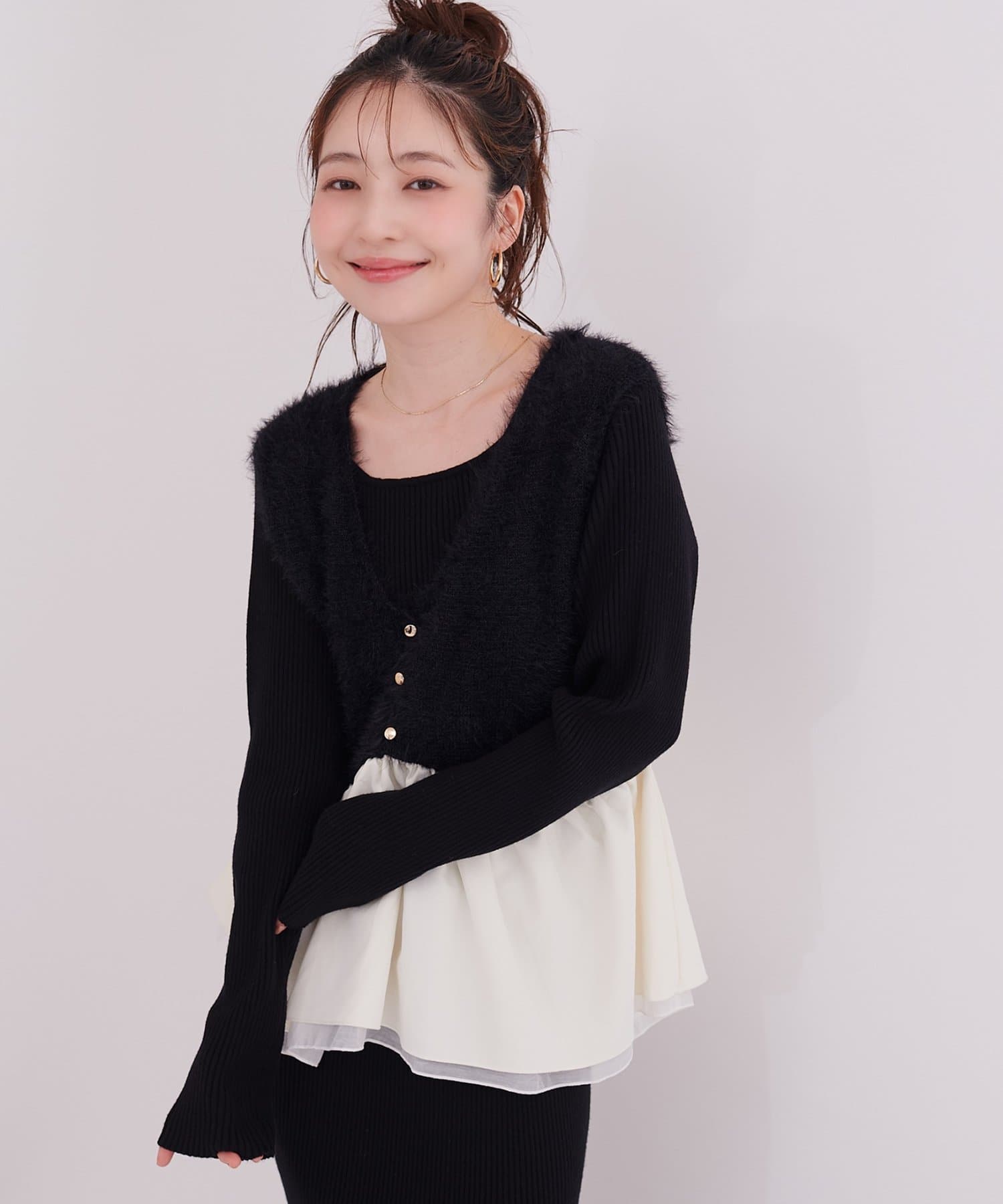 異素材ペプラムベスト×ニットワンピース